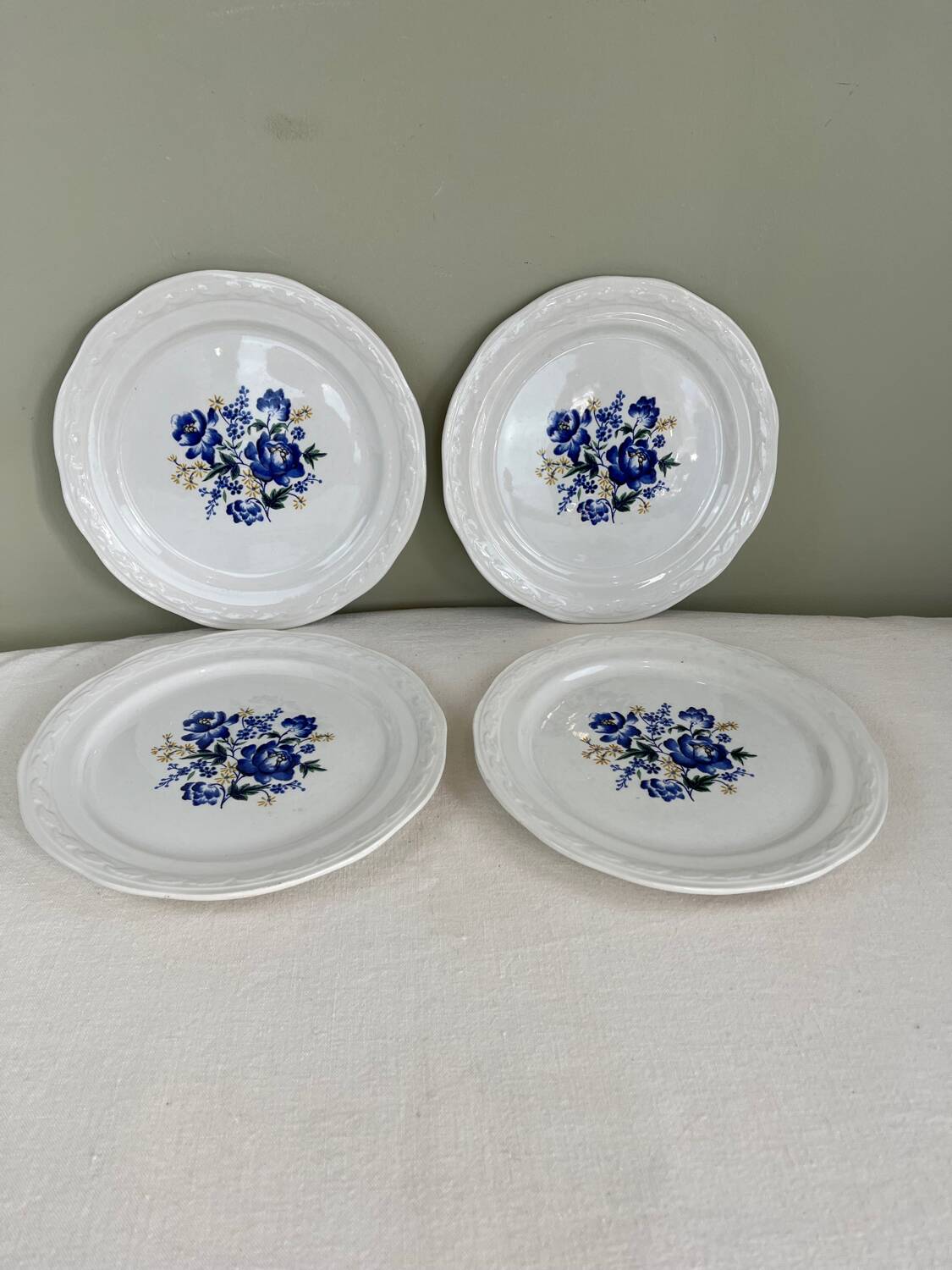 Assiettes à dessert anciennes