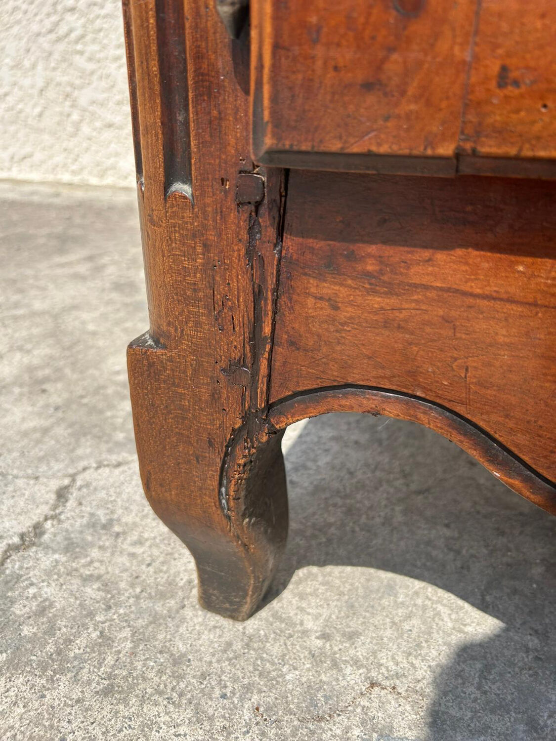 Antique Louis XV sideboard in solid wood
