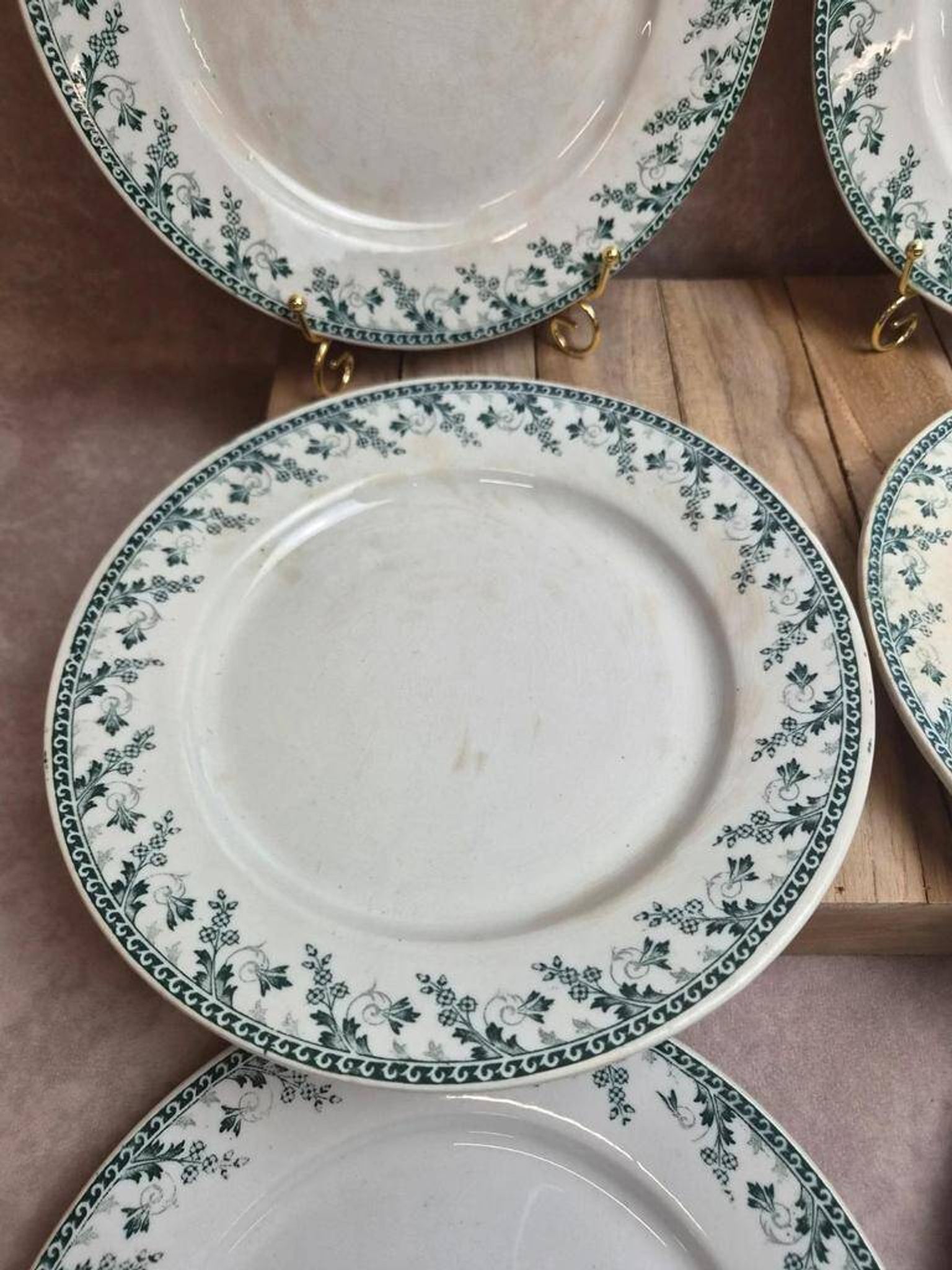 Set of 6 flat plates, Gien Montigny ironstone – old green decoration.