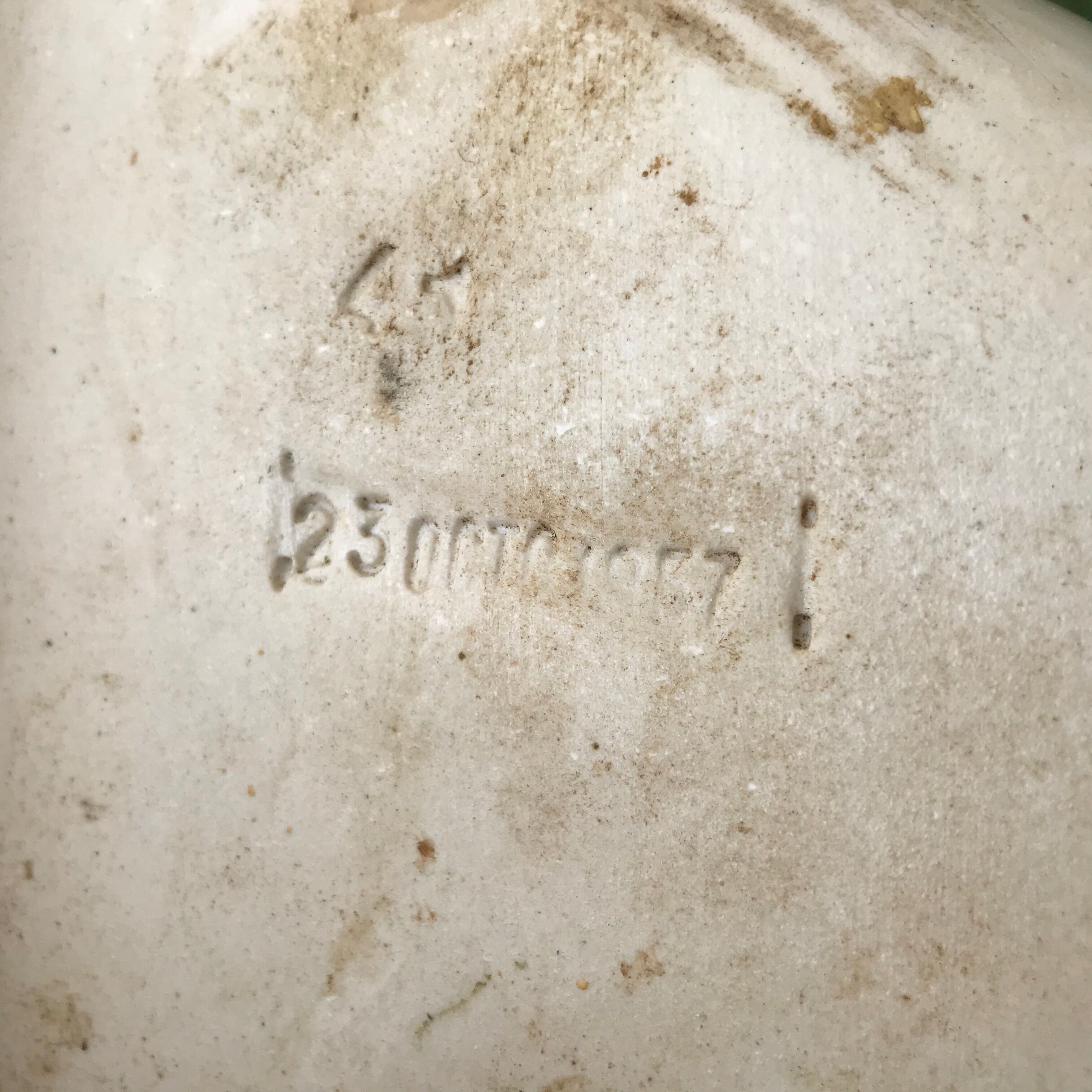 Art deco sink made of earthenware