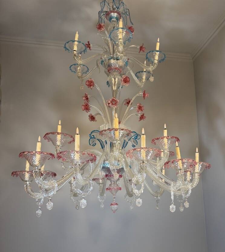 Grand Venetian chandelier in multicoloured Murano glass, circa 1920.
