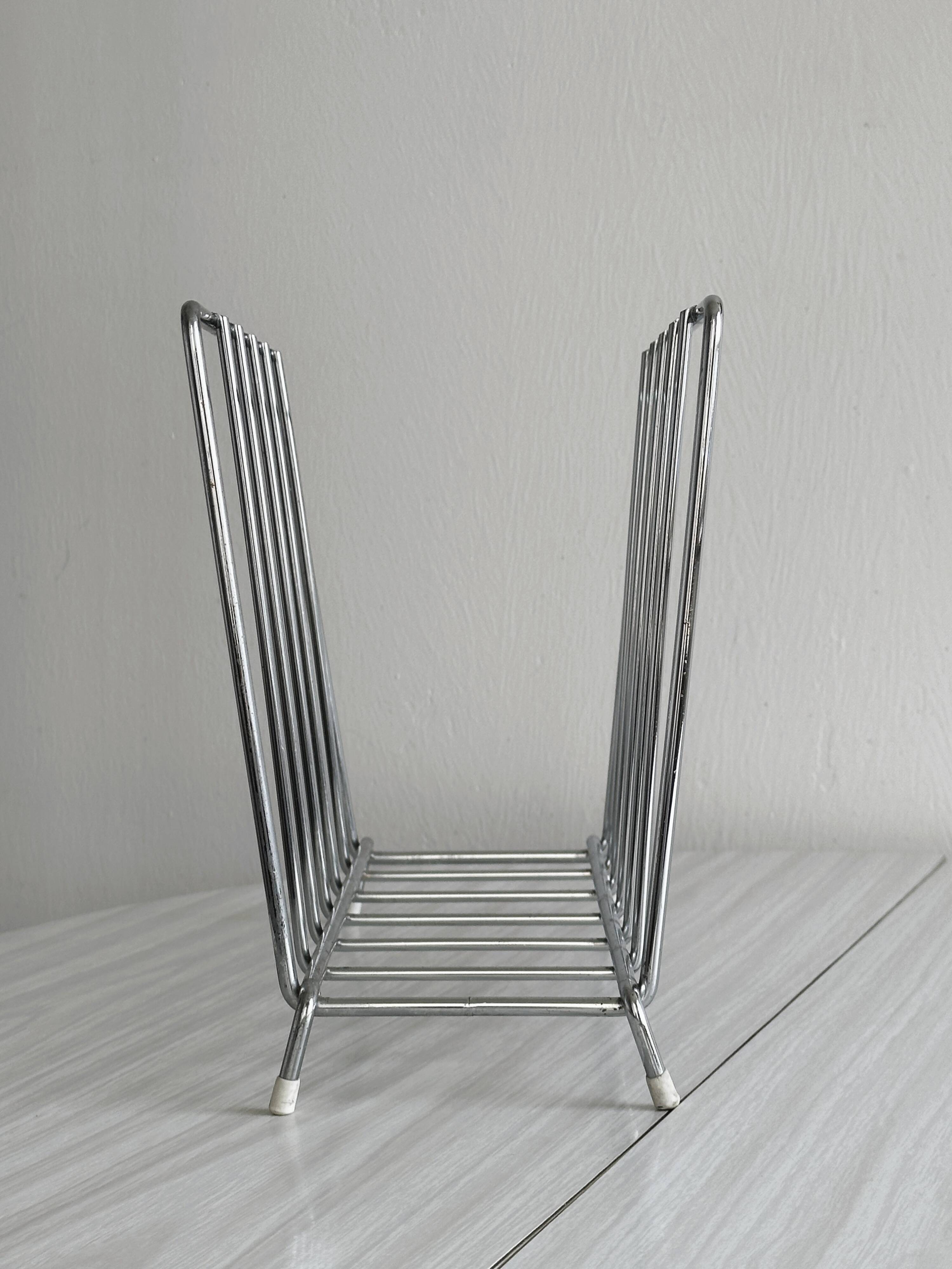Silver metal bookend