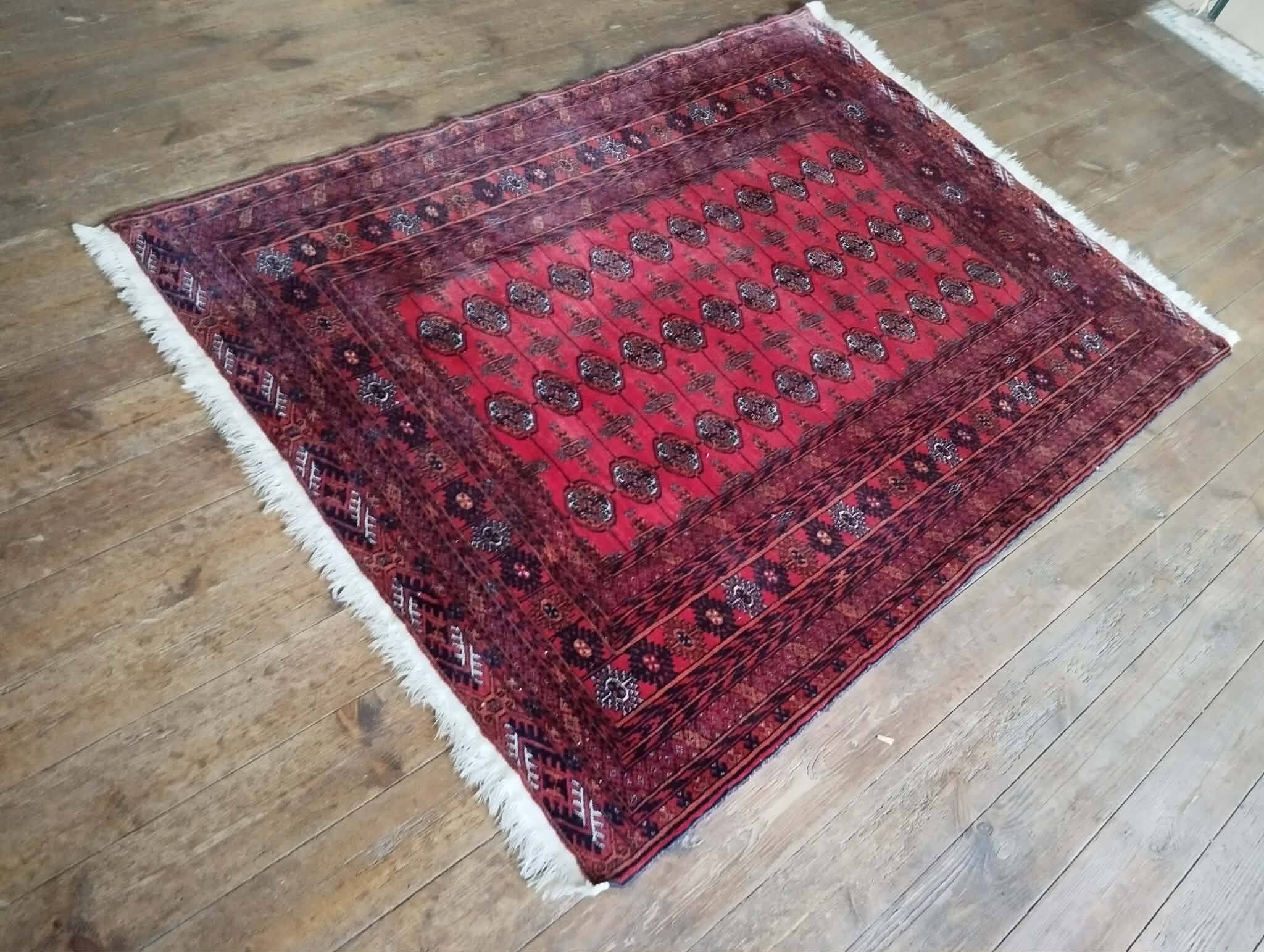 Handmade Turkmen Bukhara carpet 170x122cm