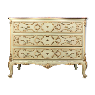 Louis XV curved façade dresser in lacquered and gilded wood.