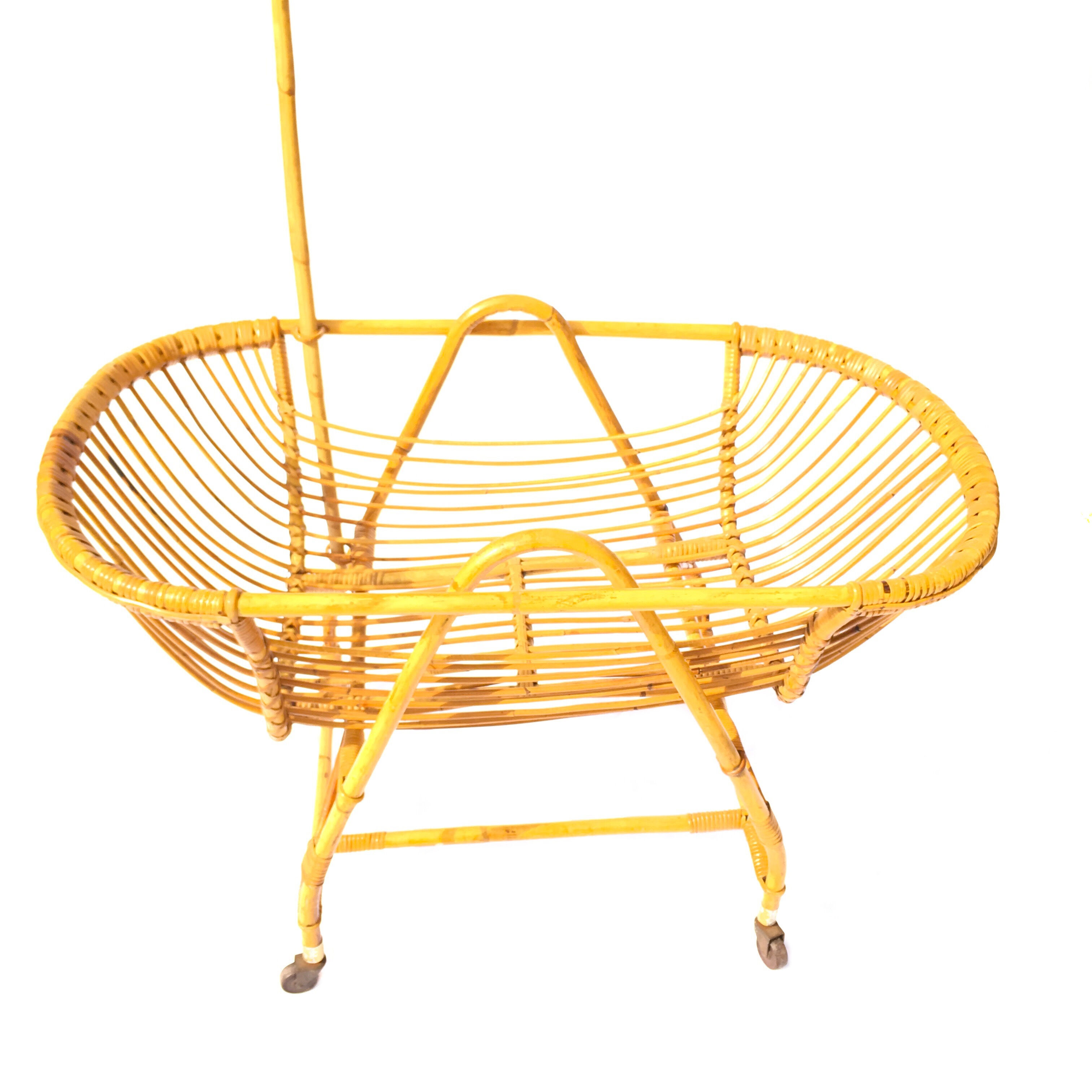 Vintage rattan cradle for baby with bed sky