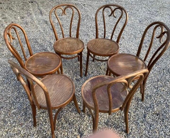 Lot Series of 6 art nouveau bentwood bistro chairs