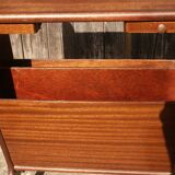 Table porte revues avec tiroirs pose verres