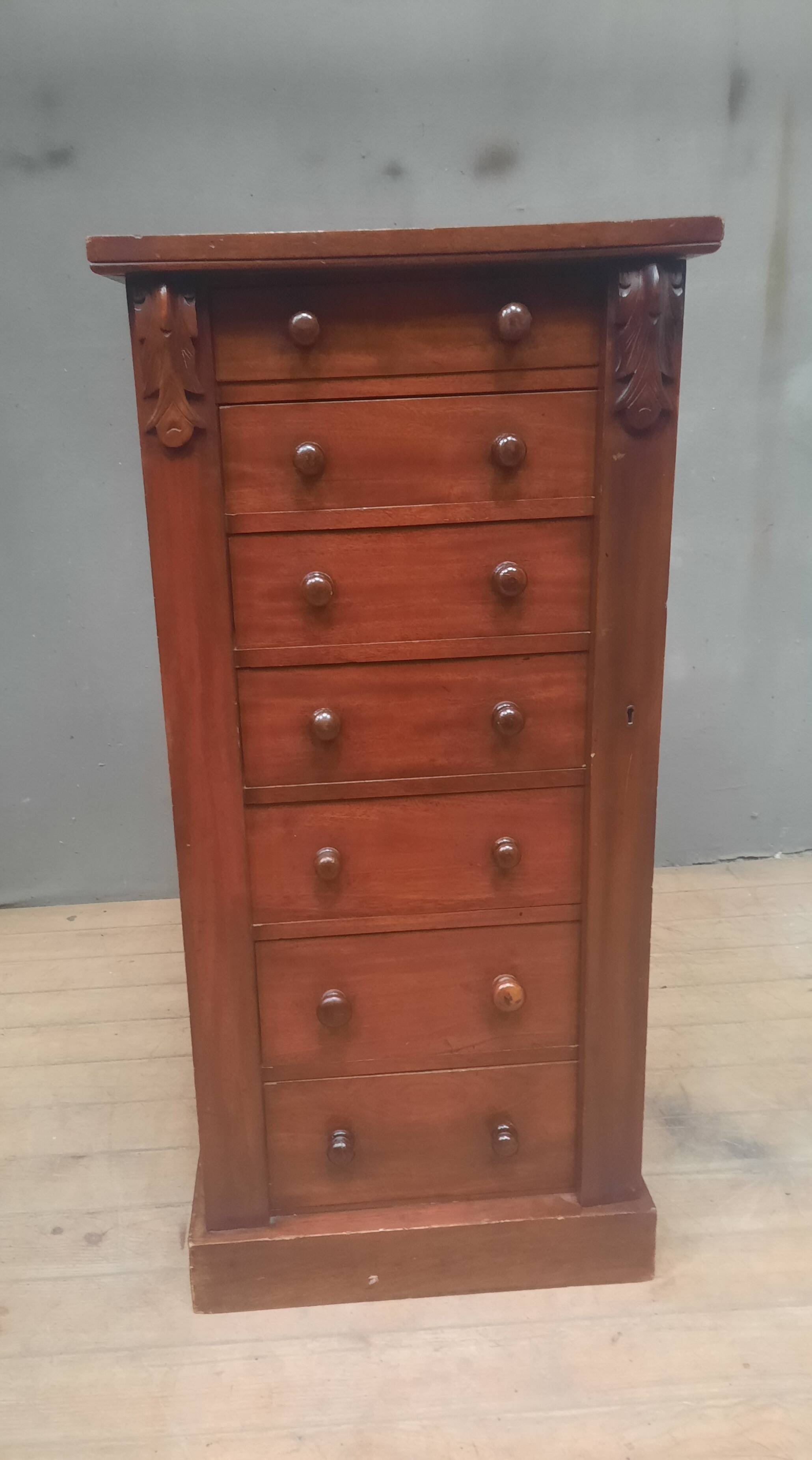 Mahogany veneer seminar