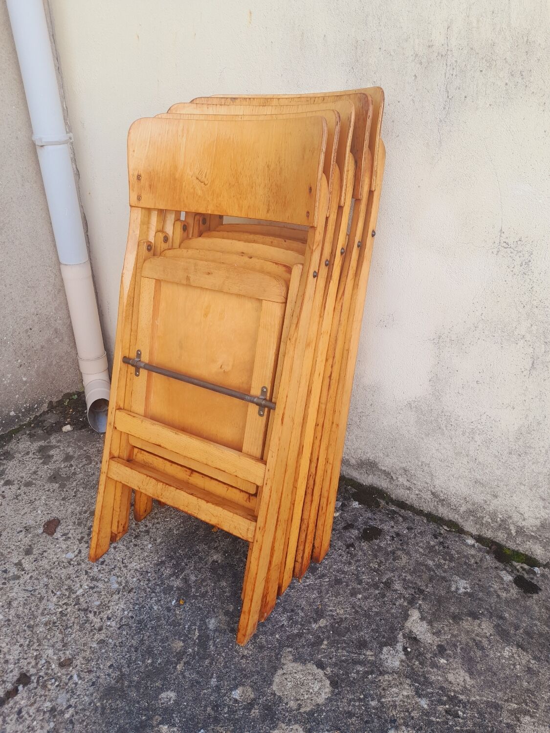 5 vintage wooden folding chairs