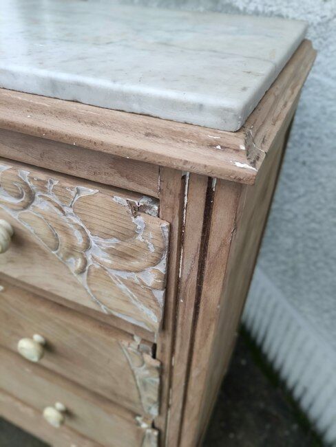 Art Deco chest of drawers