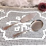 Set of two cutting shovels for cakes, tarts and sweets