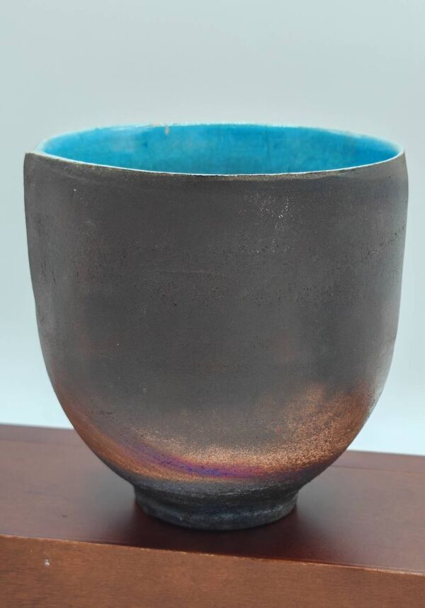 Grand bol en raku aux irisations métalliques