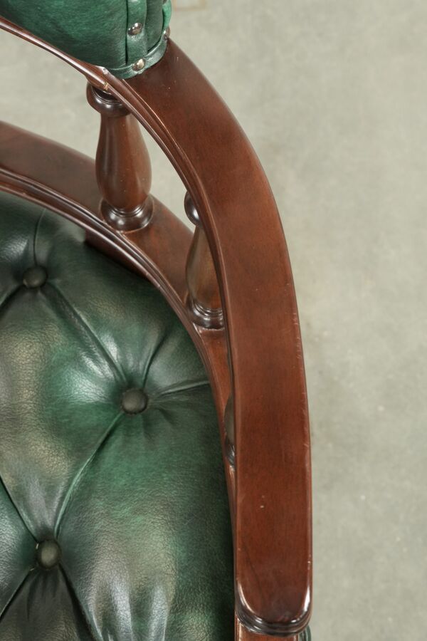 Chaise de bureau Chesterfield de style anglais en cuir vert