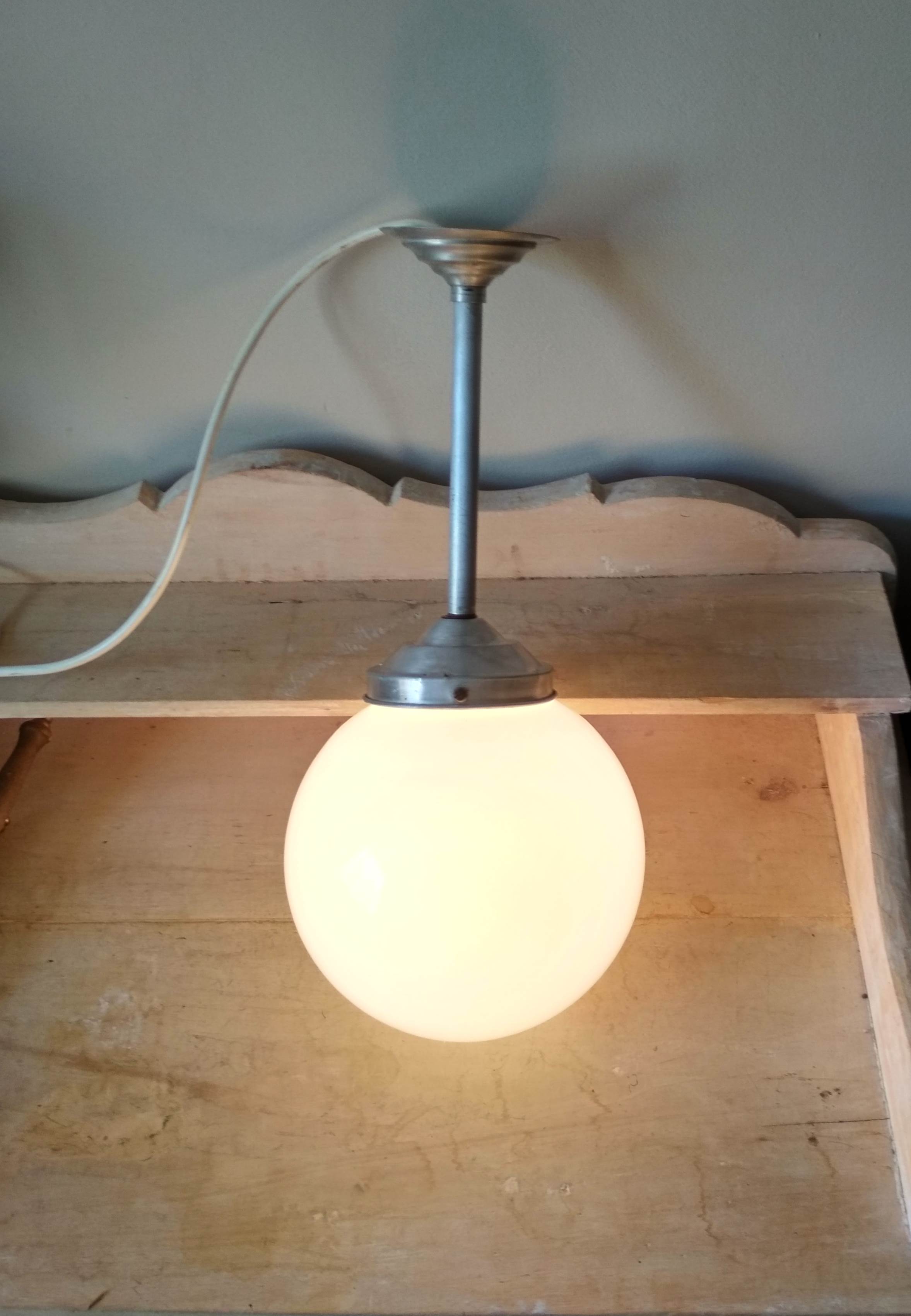 White opaline globe suspension on stem and aluminum metal structure