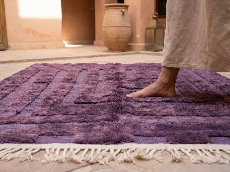 Handwoven traditional pure wool rug size 1.5/2.5 m
