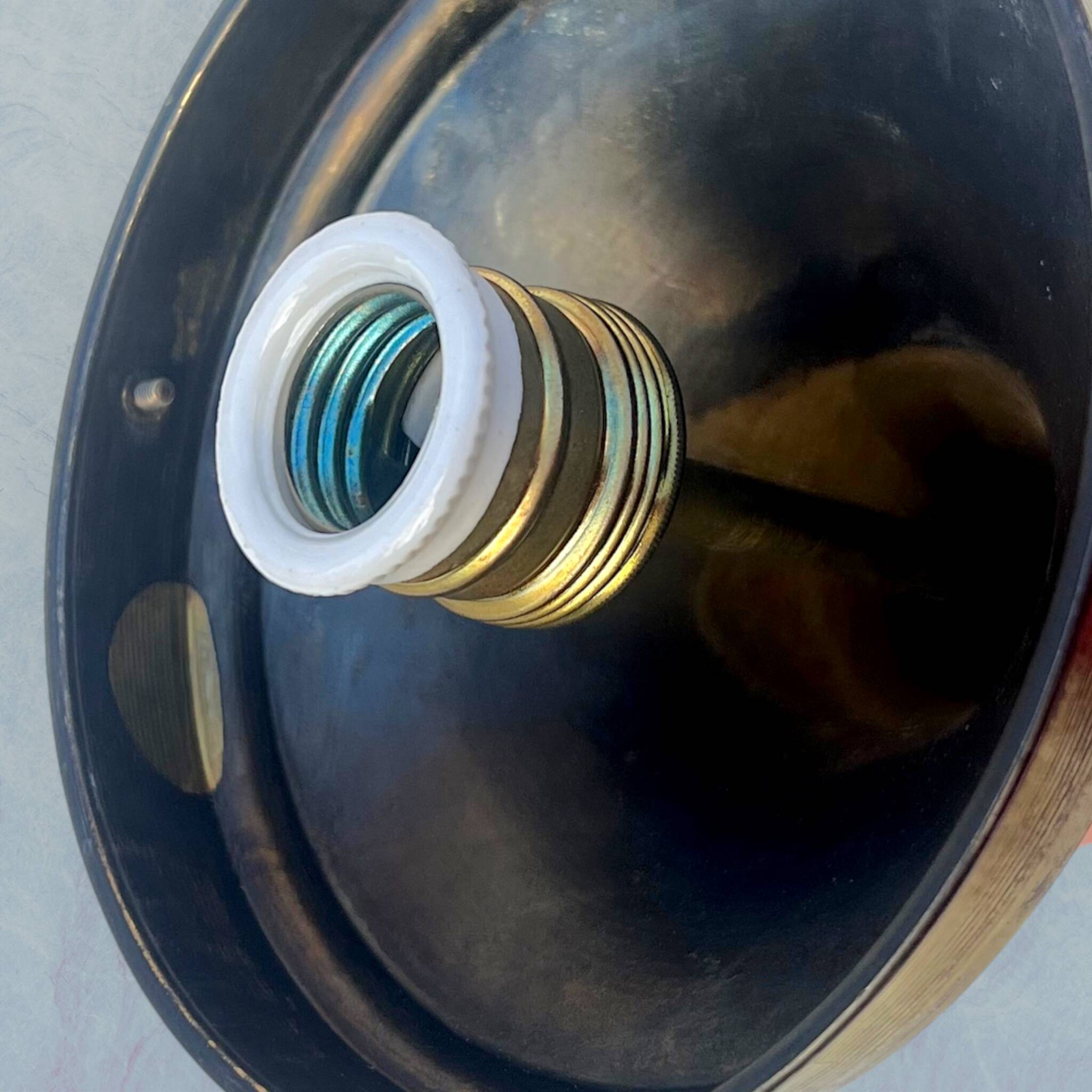 Art Deco suspension in gilded brass and sculpted glass, 1930s