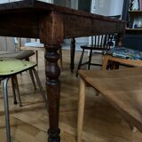 Pegged farm table