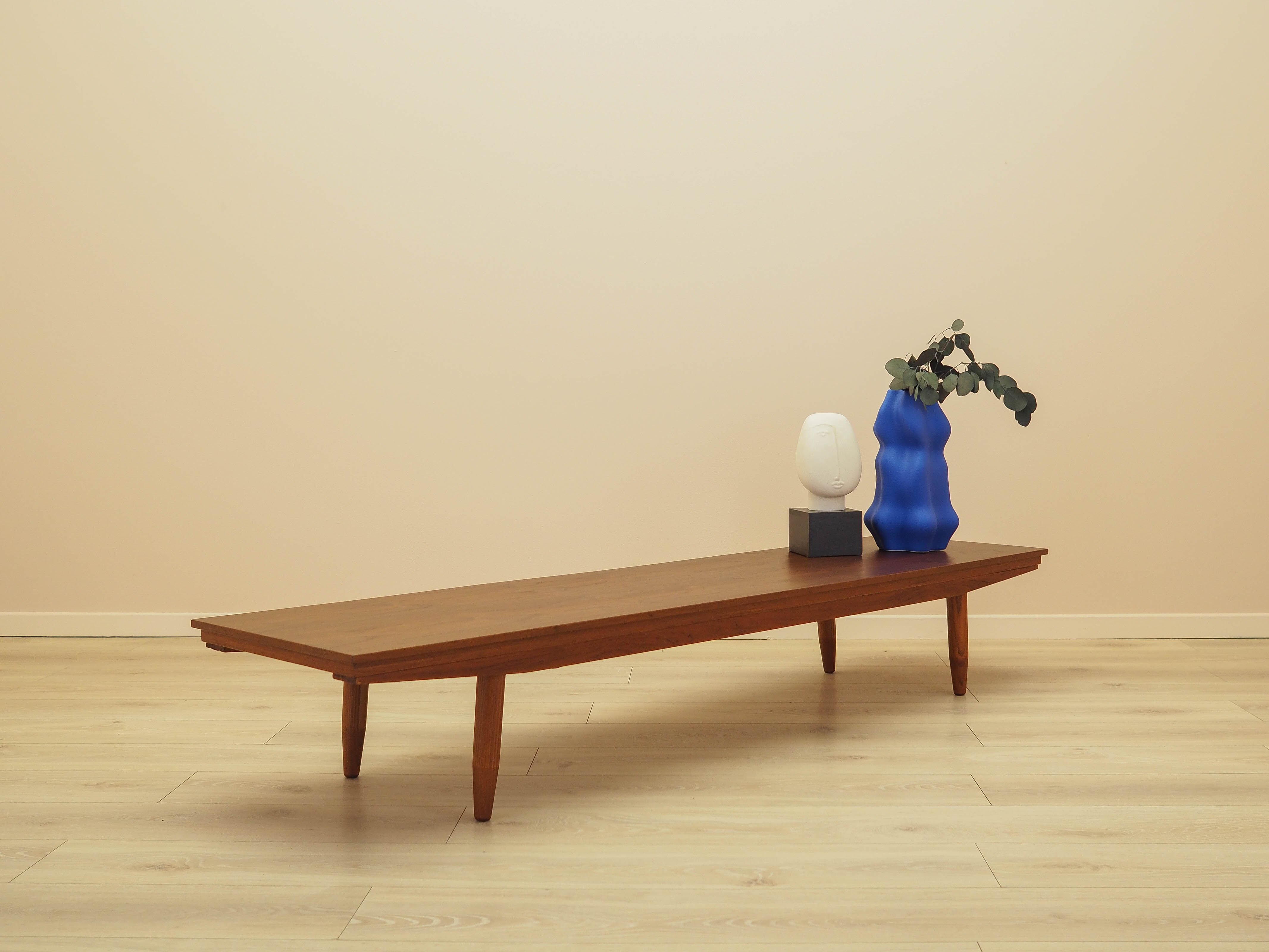Table d'appoint design danois, années 1970, fabriqué au Danemark