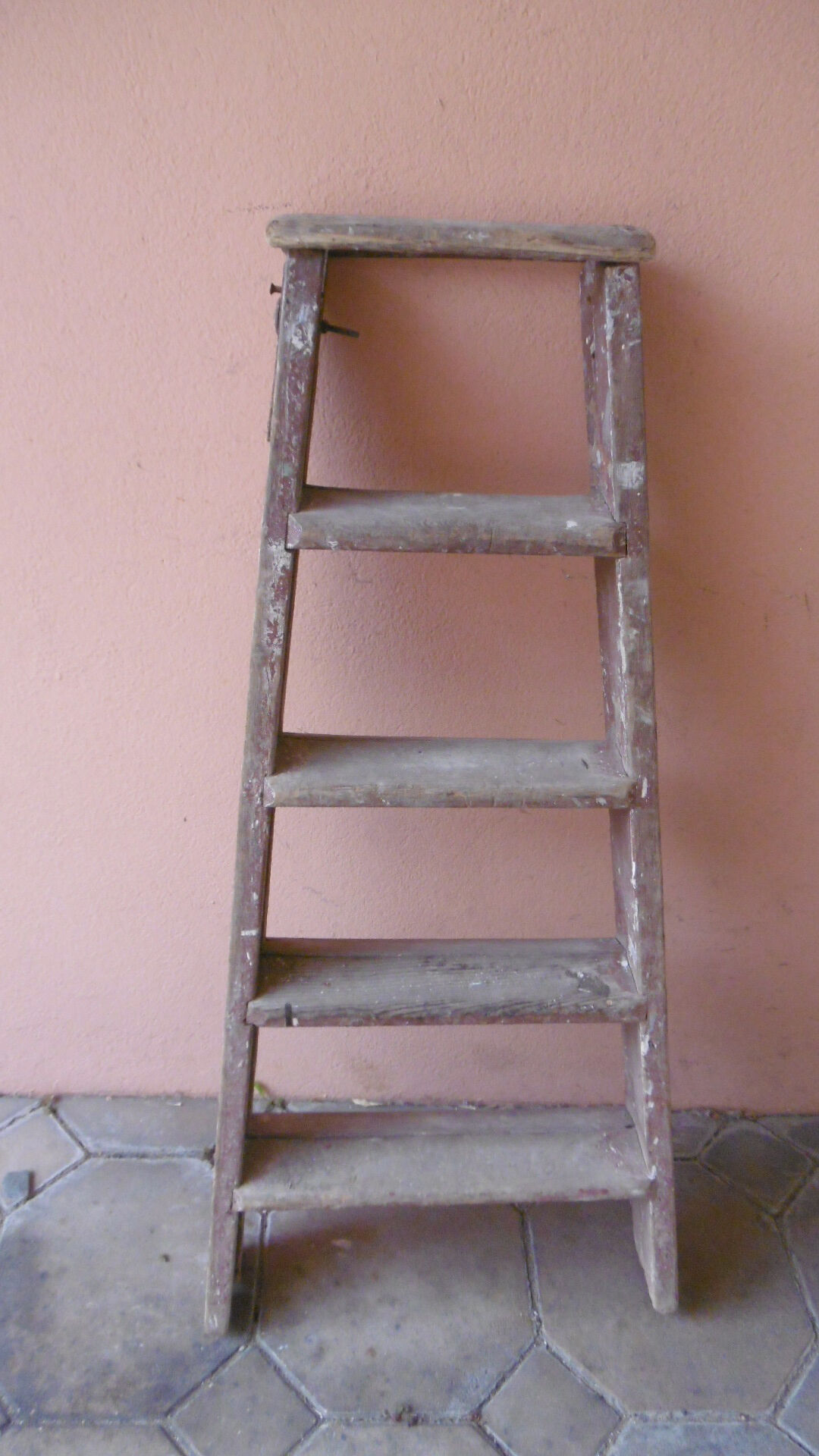 Painter's old steplady