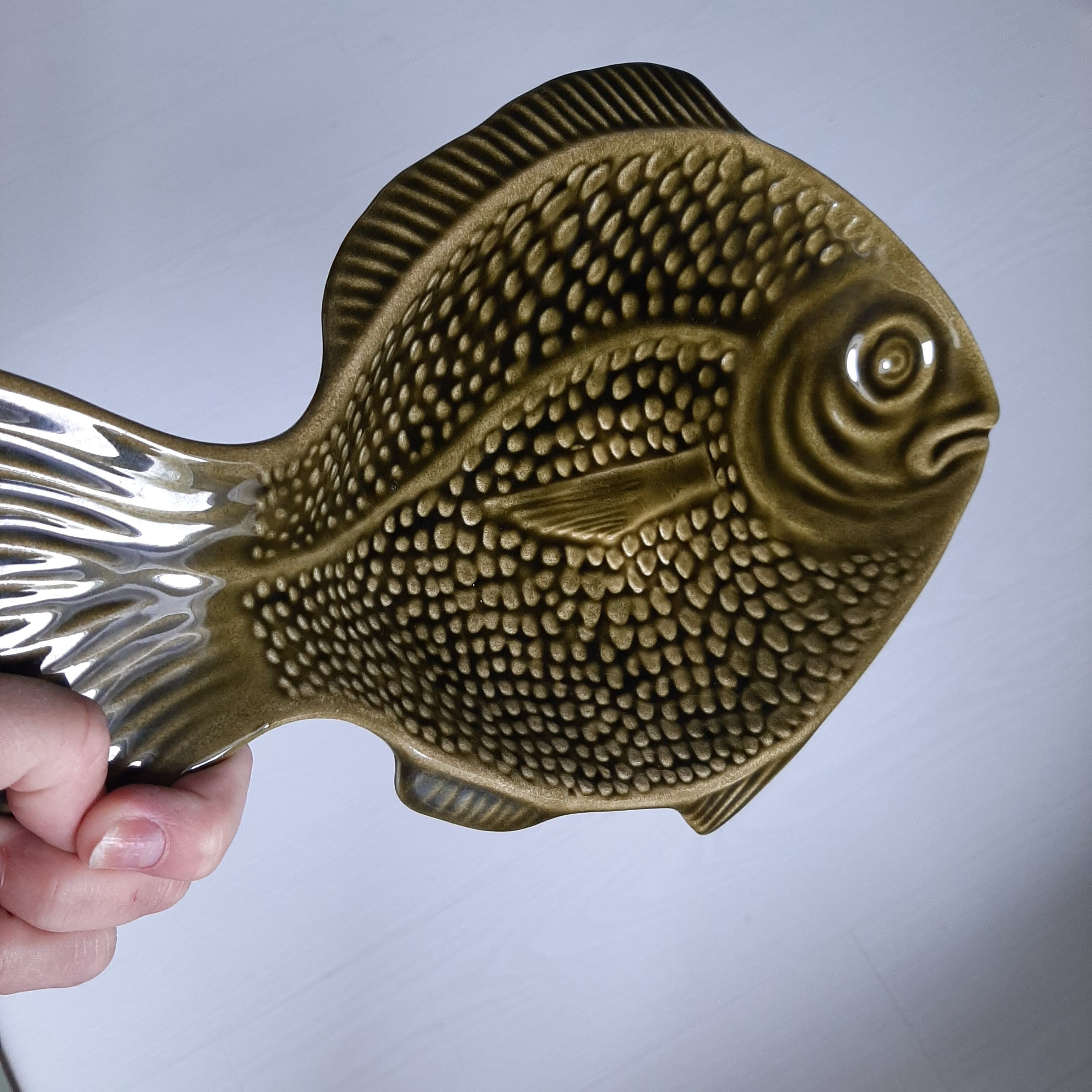 Vintage olive green fish Slurry