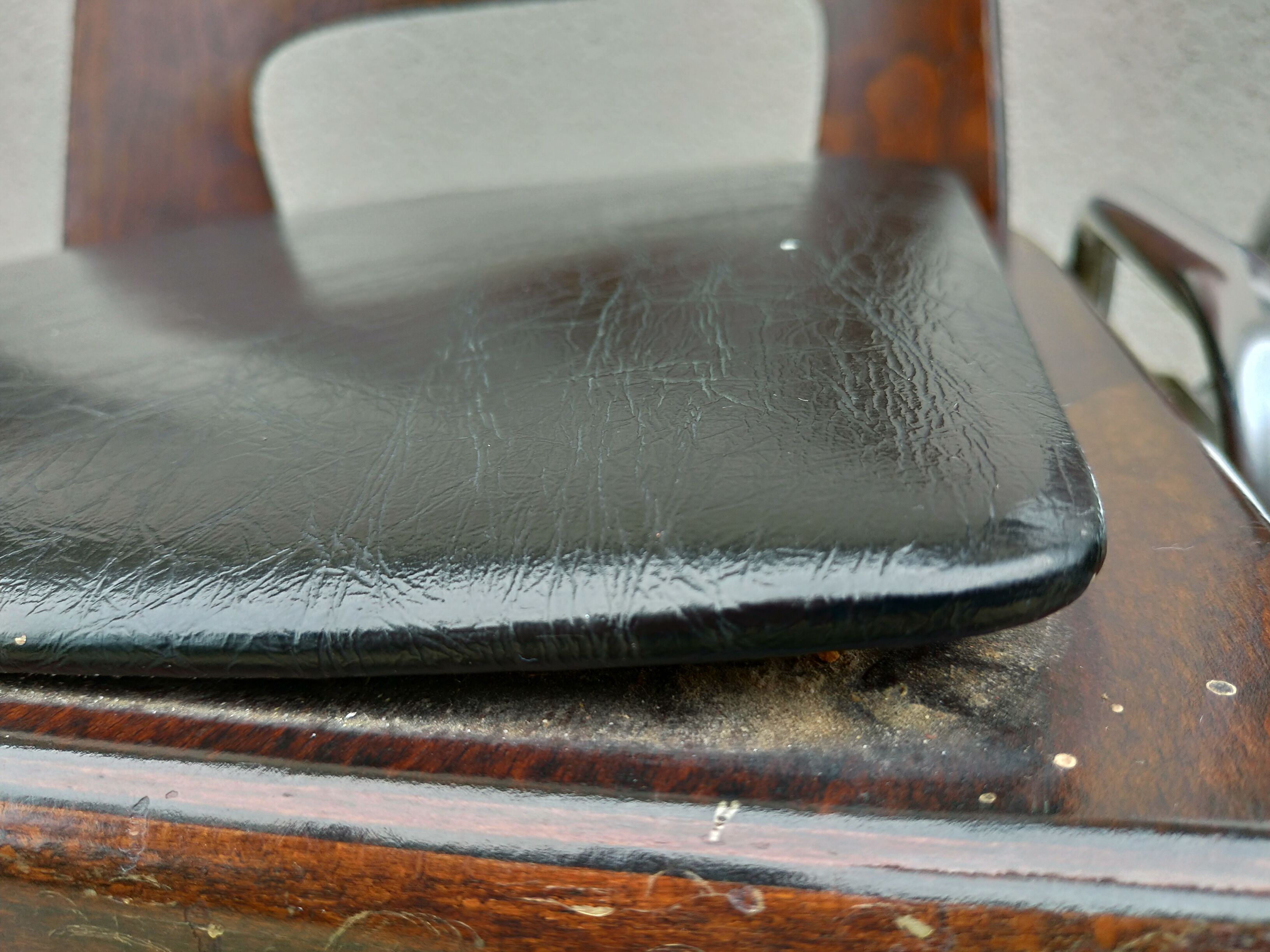 6 stackable Baumann chairs