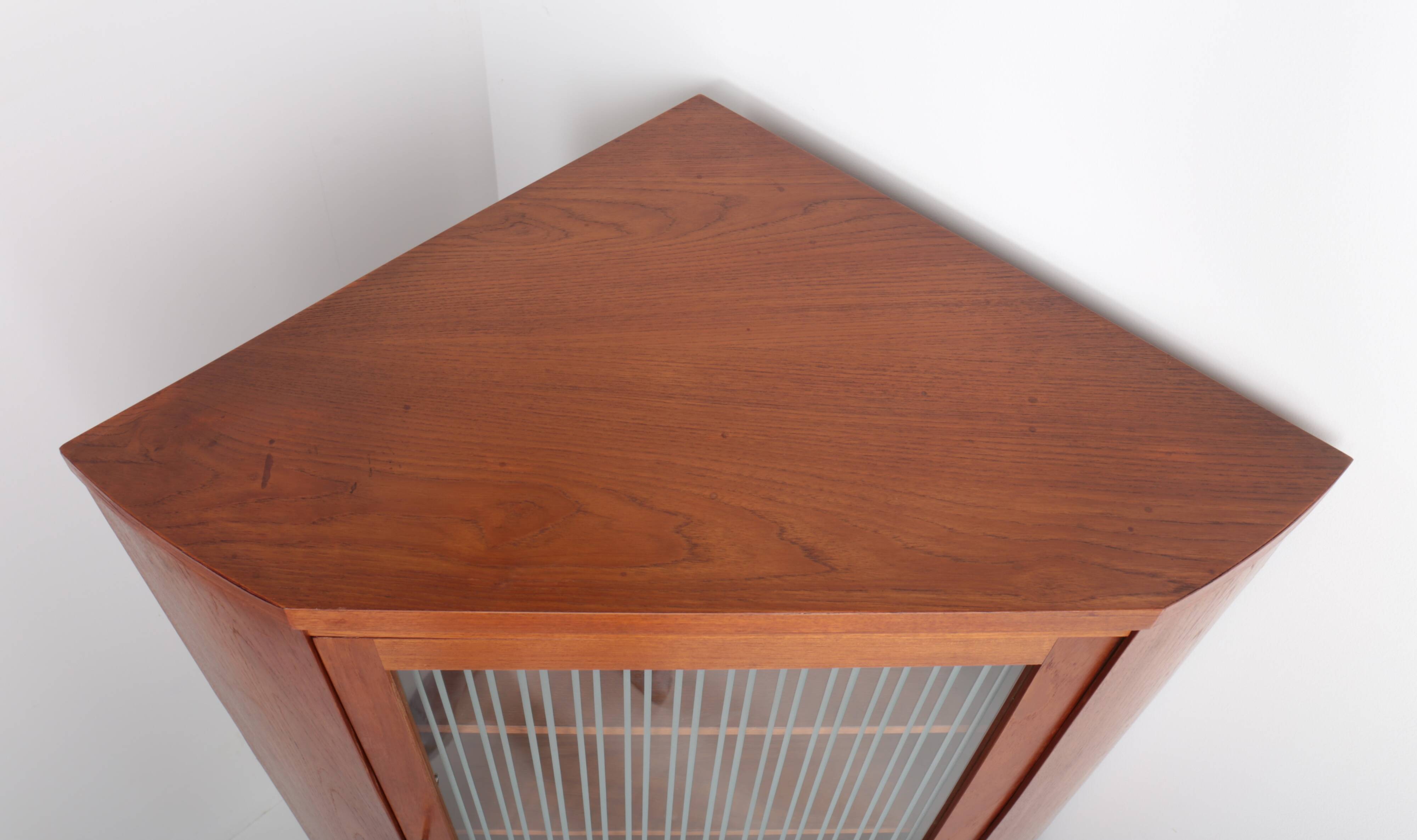 Danish teak corner cabinet - Midtjydsk Mobelfabrik