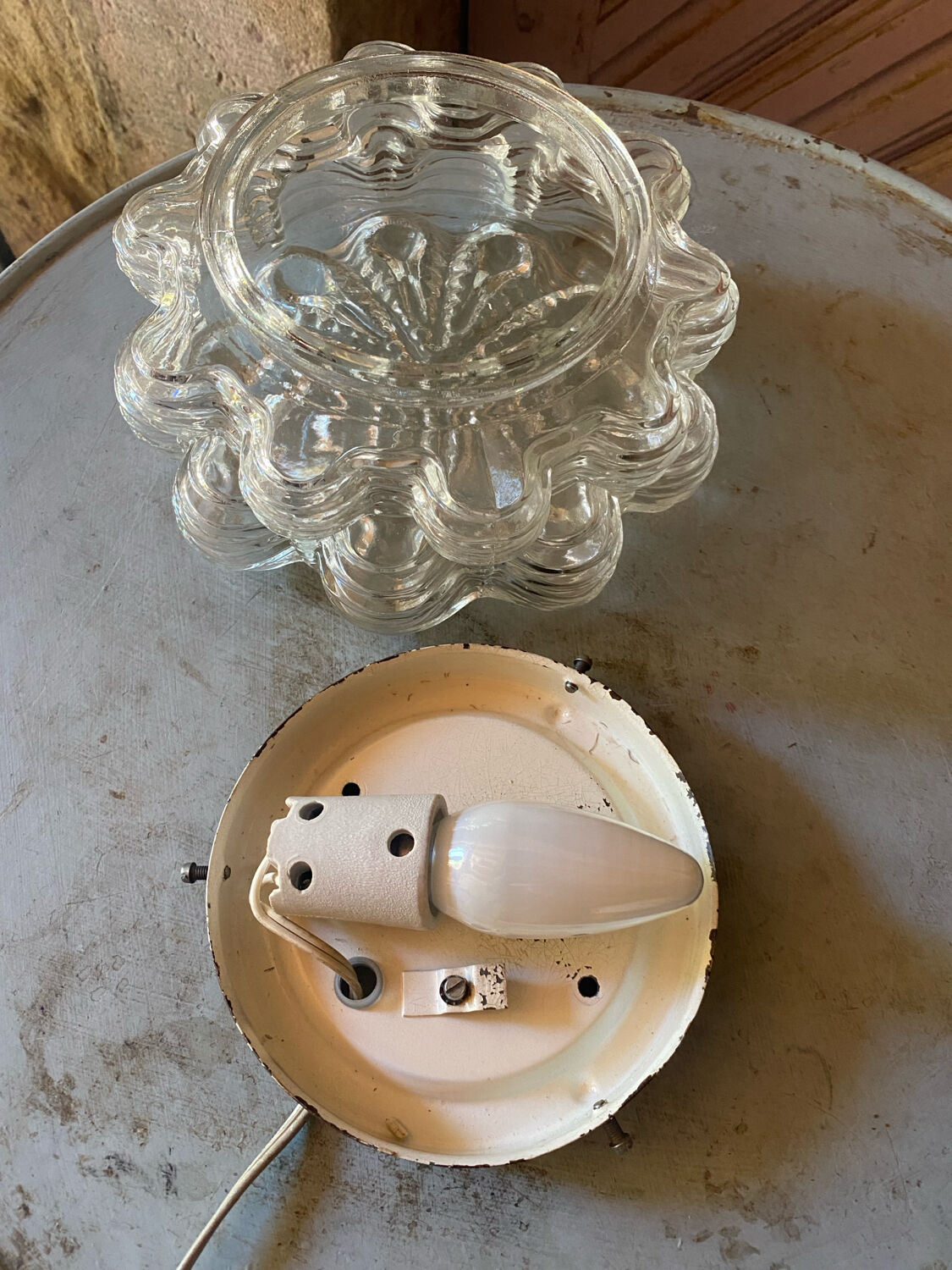 Ceiling light fixture in glass by Helena Tynell circa 1960.