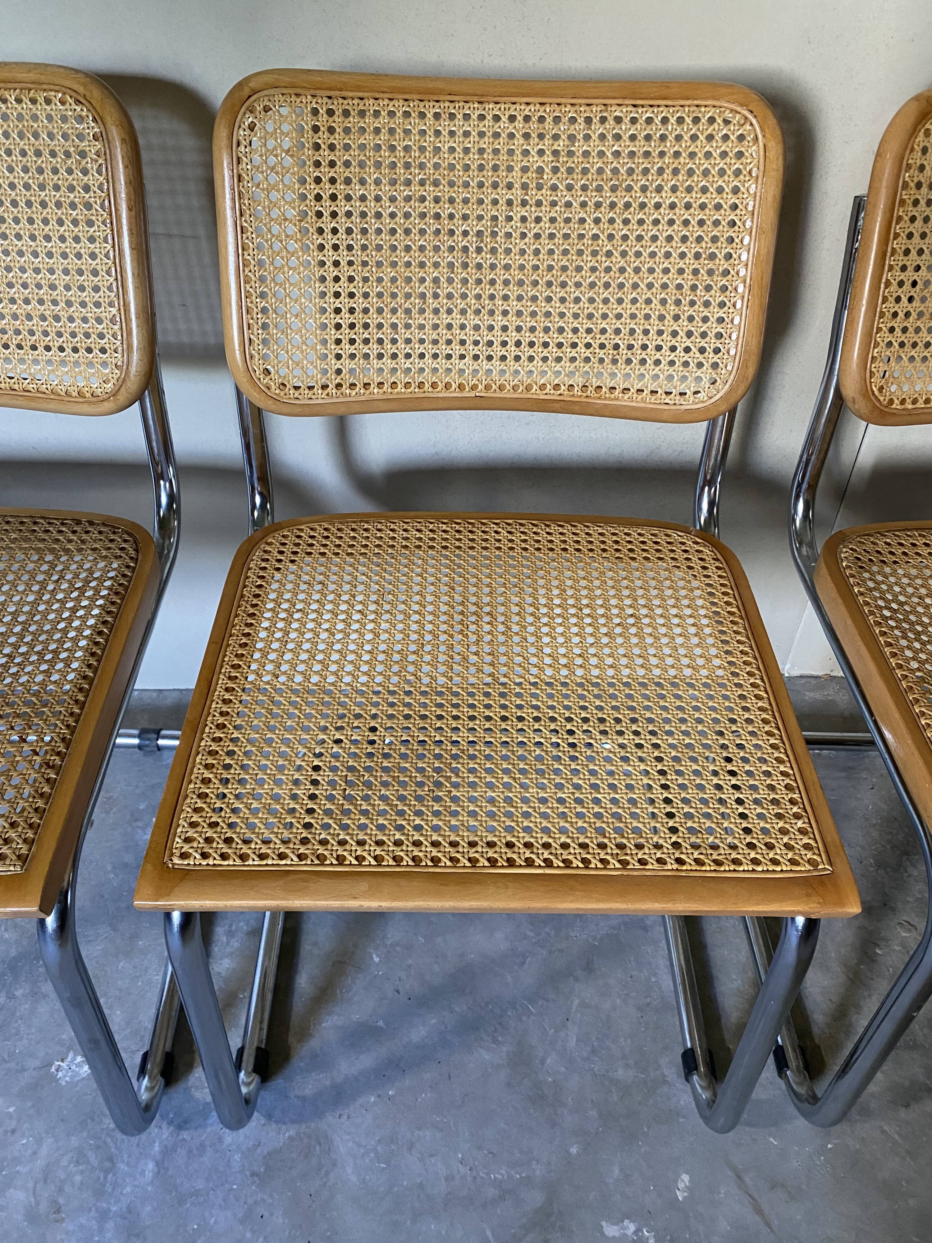 Série de quatre chaises B32 Marcel Breuer