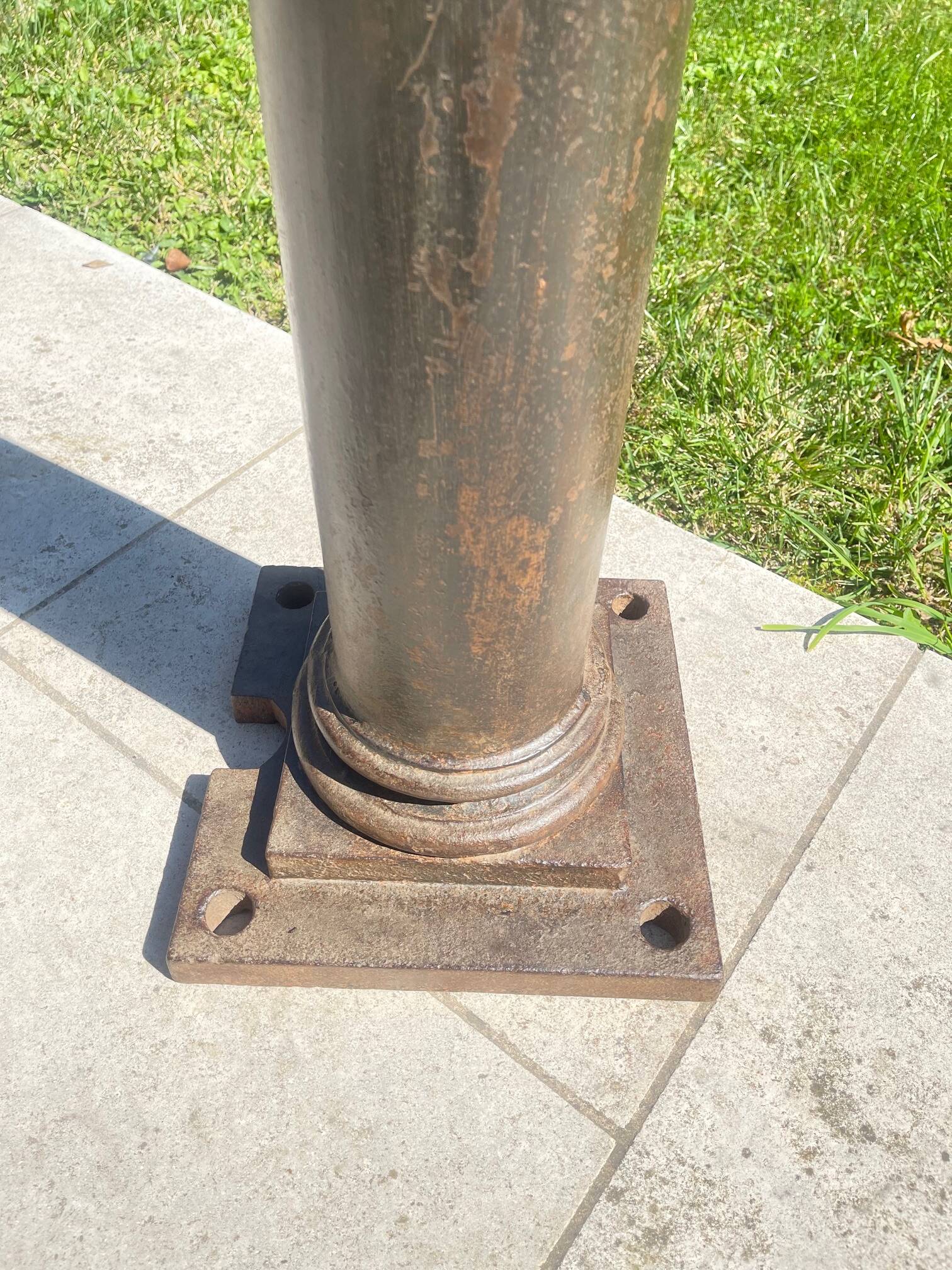 Column in antique cast iron