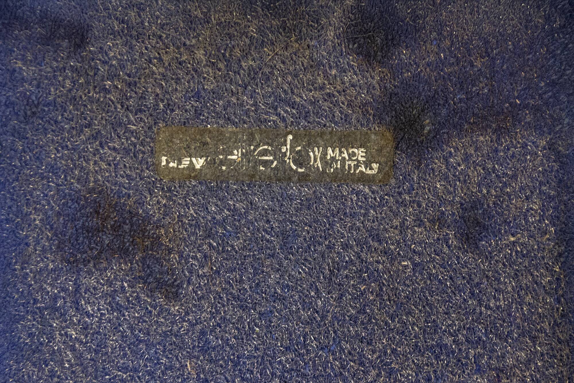 Posacenere e soprammobile in plexiglas e acciaio di Newsilverfox anni '70