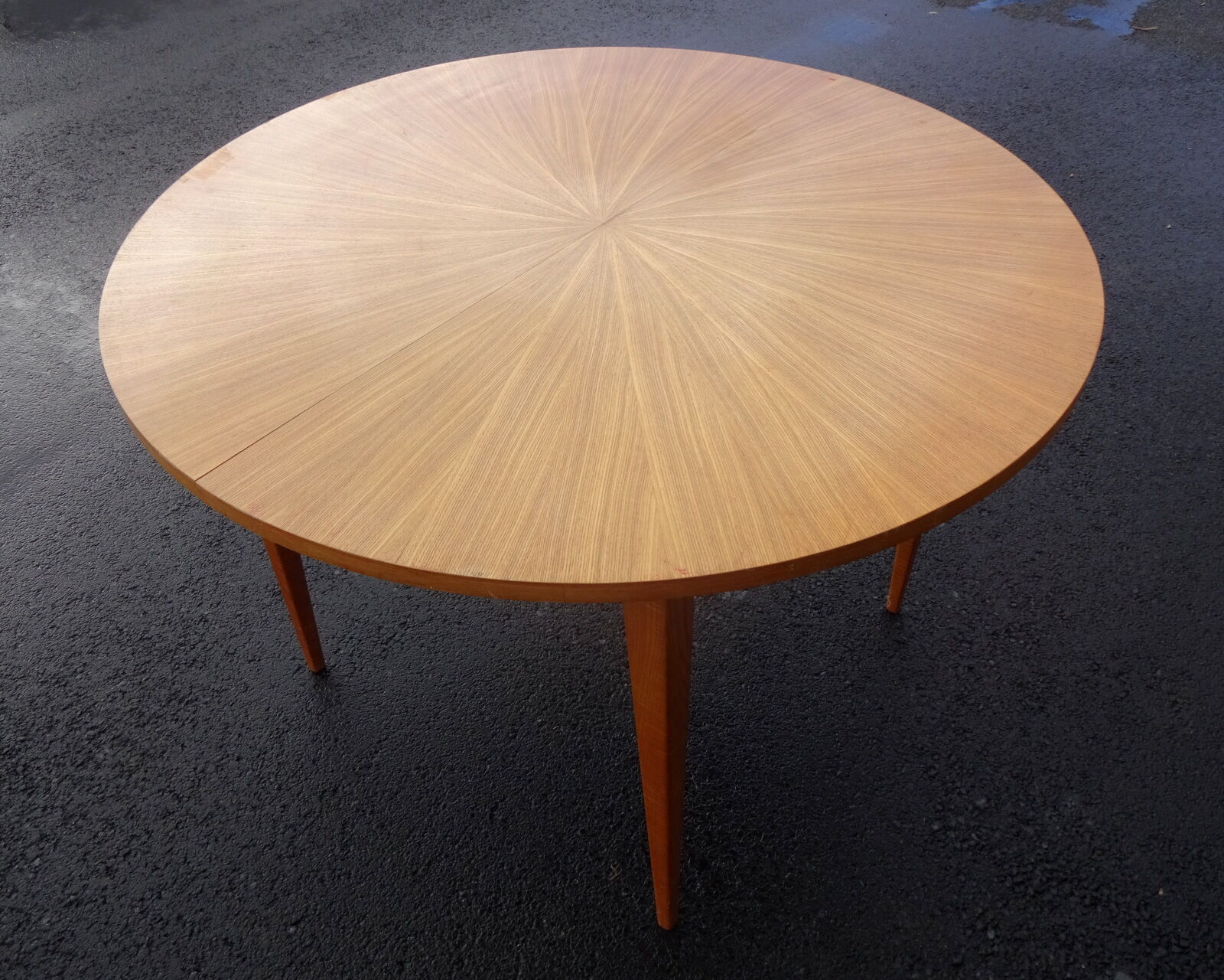Table ronde marqueterie étoile avec allonges