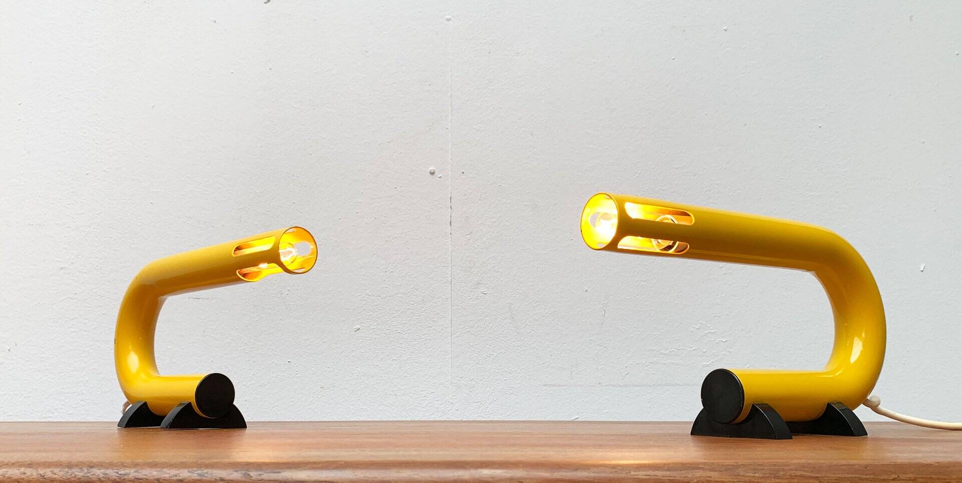 Lampes de table modèle C 452 de l'ère spatiale postmoderne italienne du milieu du siècle, 1960, lot de 2
