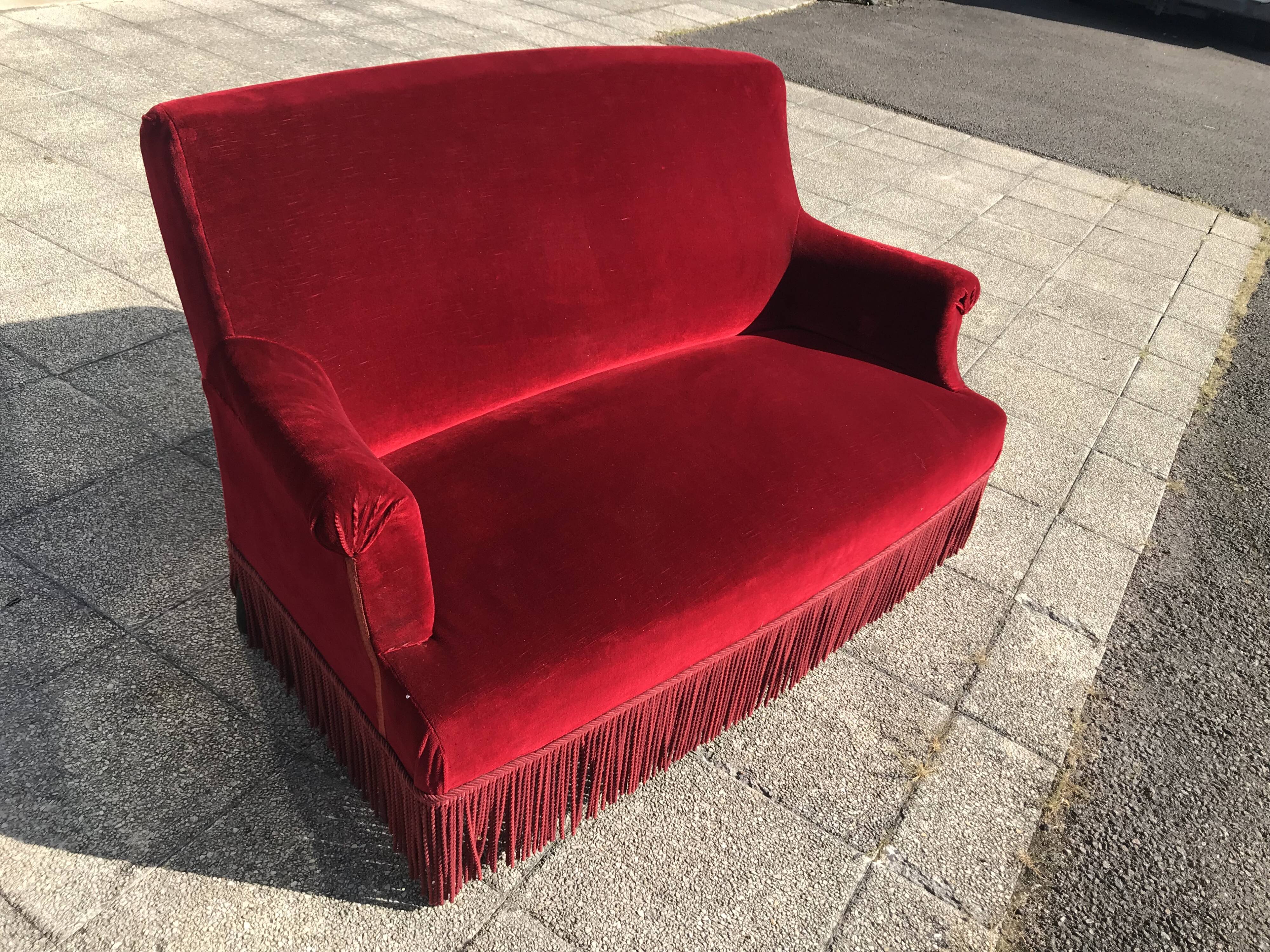 Napoleon III era toad sofa