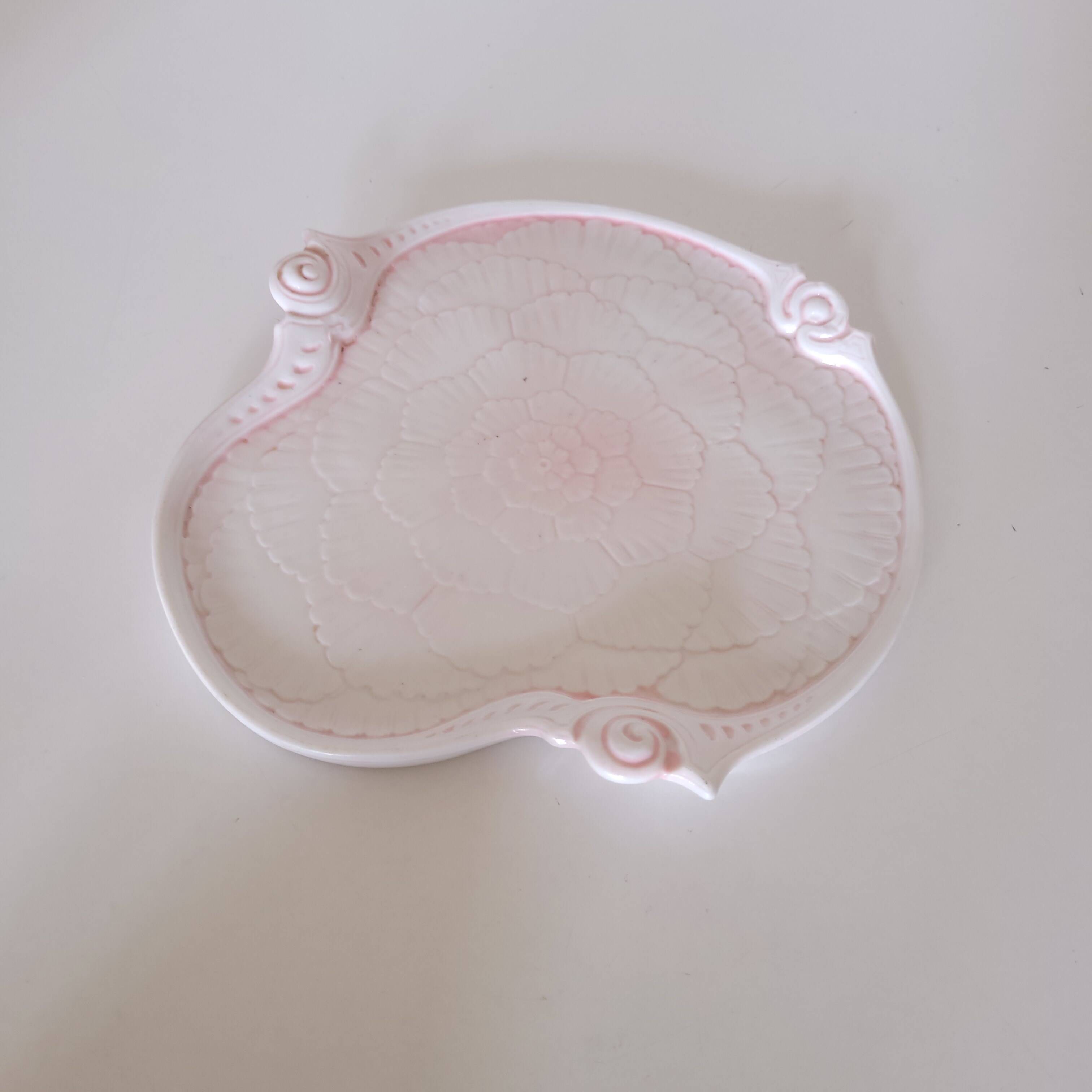 Pink porcelain bowl, Art Nouveau period