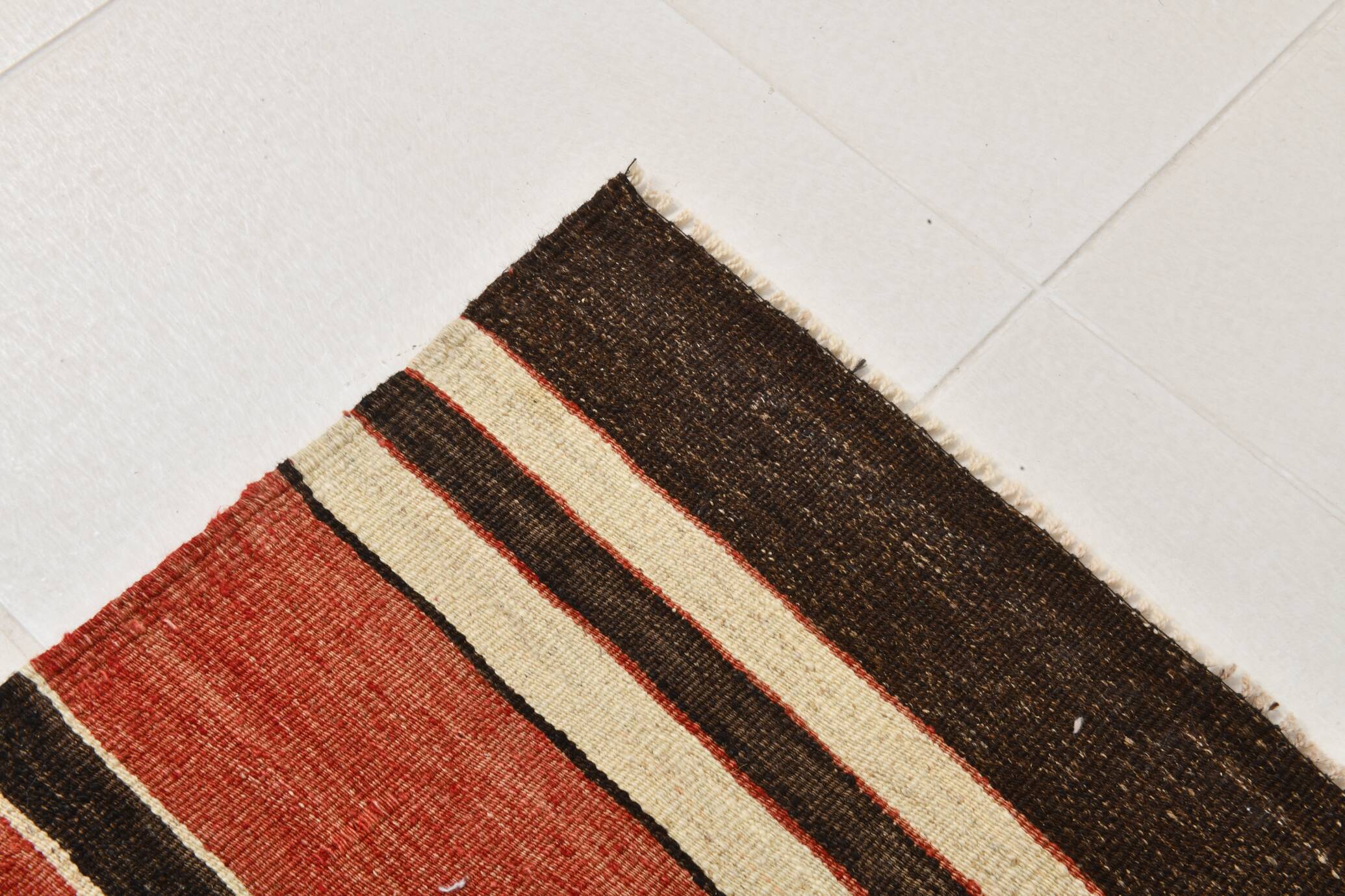 Tapis Kilim vintage fait main, petit format, 101 x 195 cm