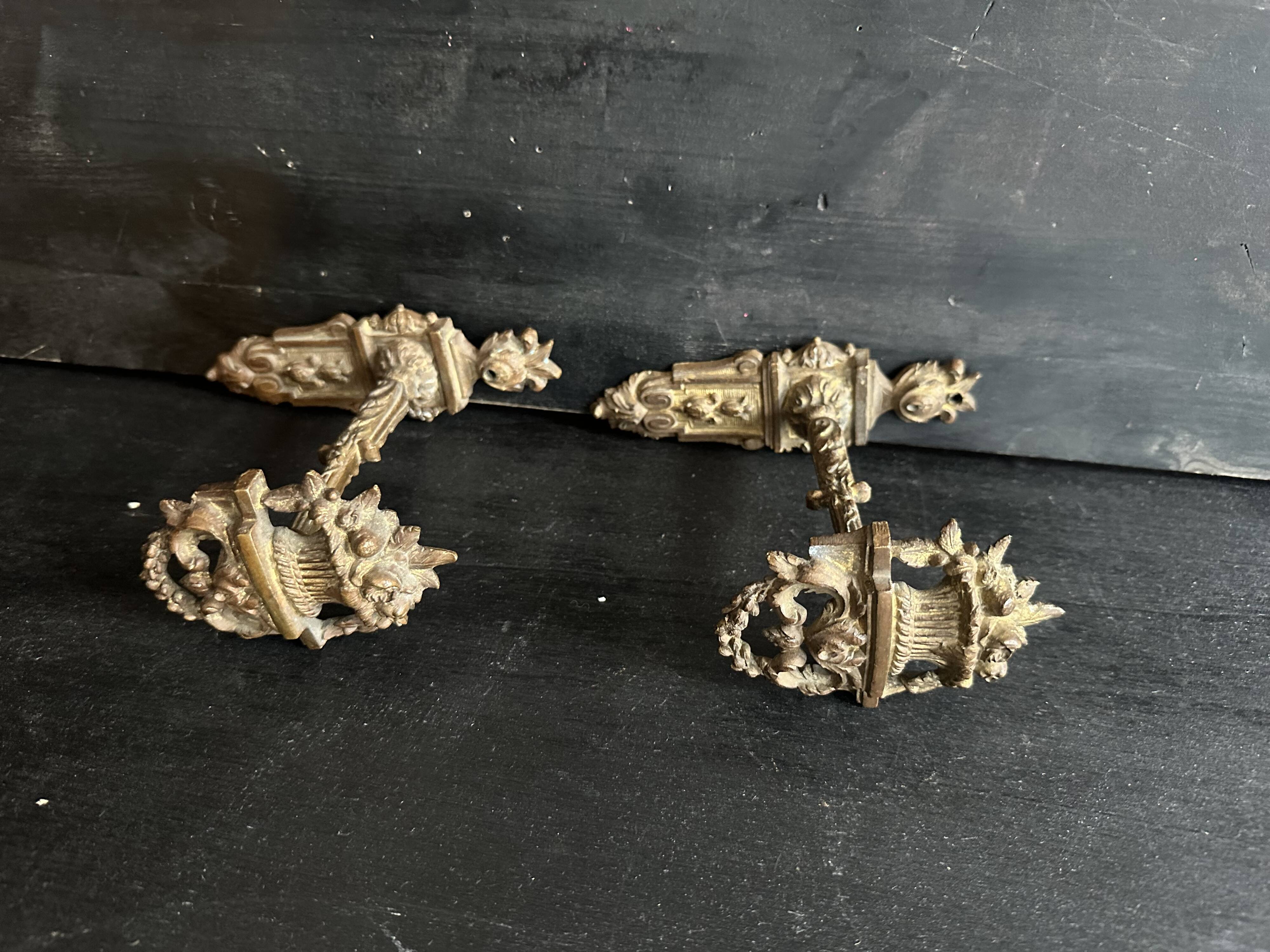Tringle à rideaux en bronze - FRAGILE - Objet Insolite - en laiton