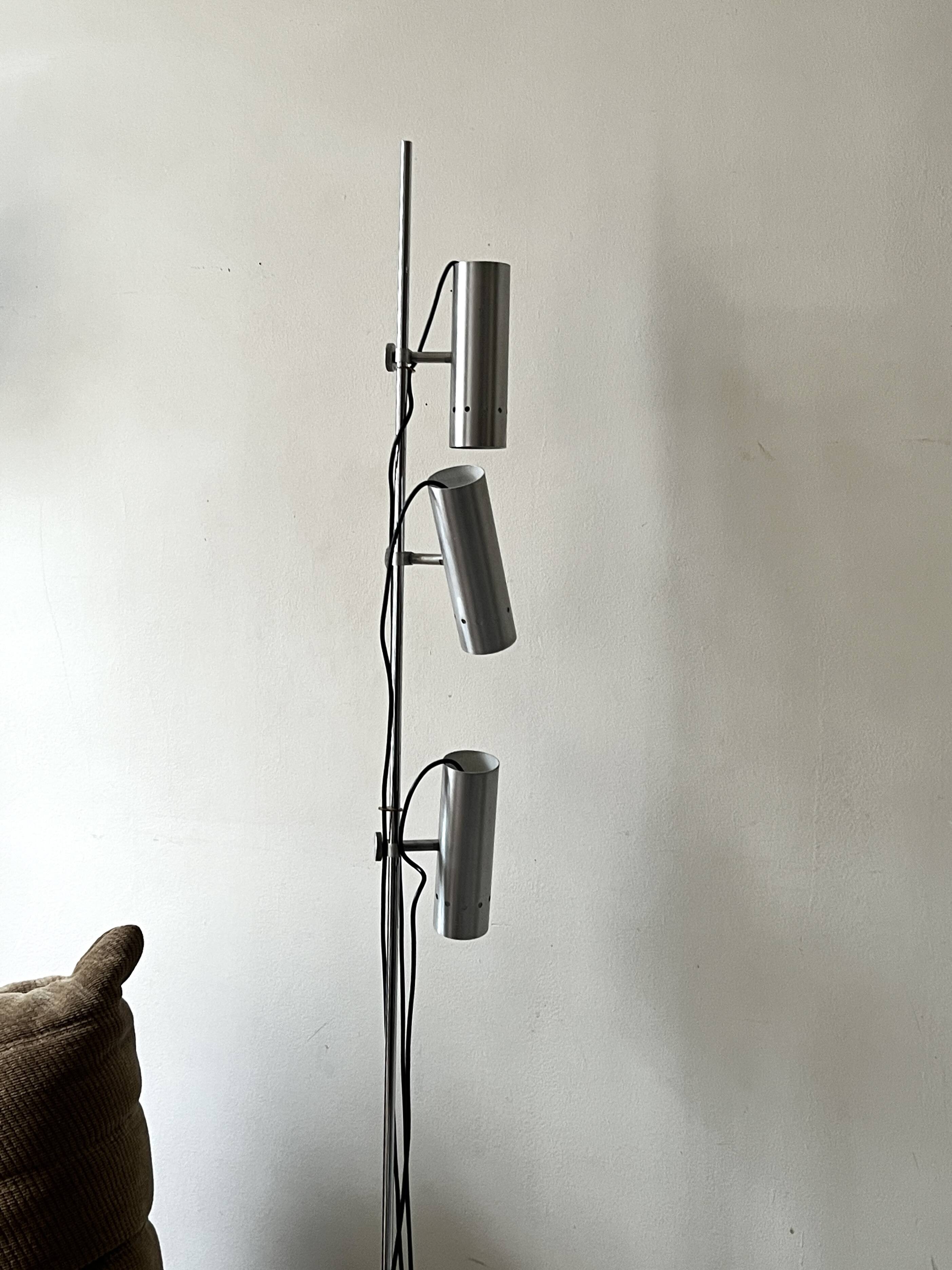 Chrome metal floor lamp with 3 spots by Alain Richard, design 1970.