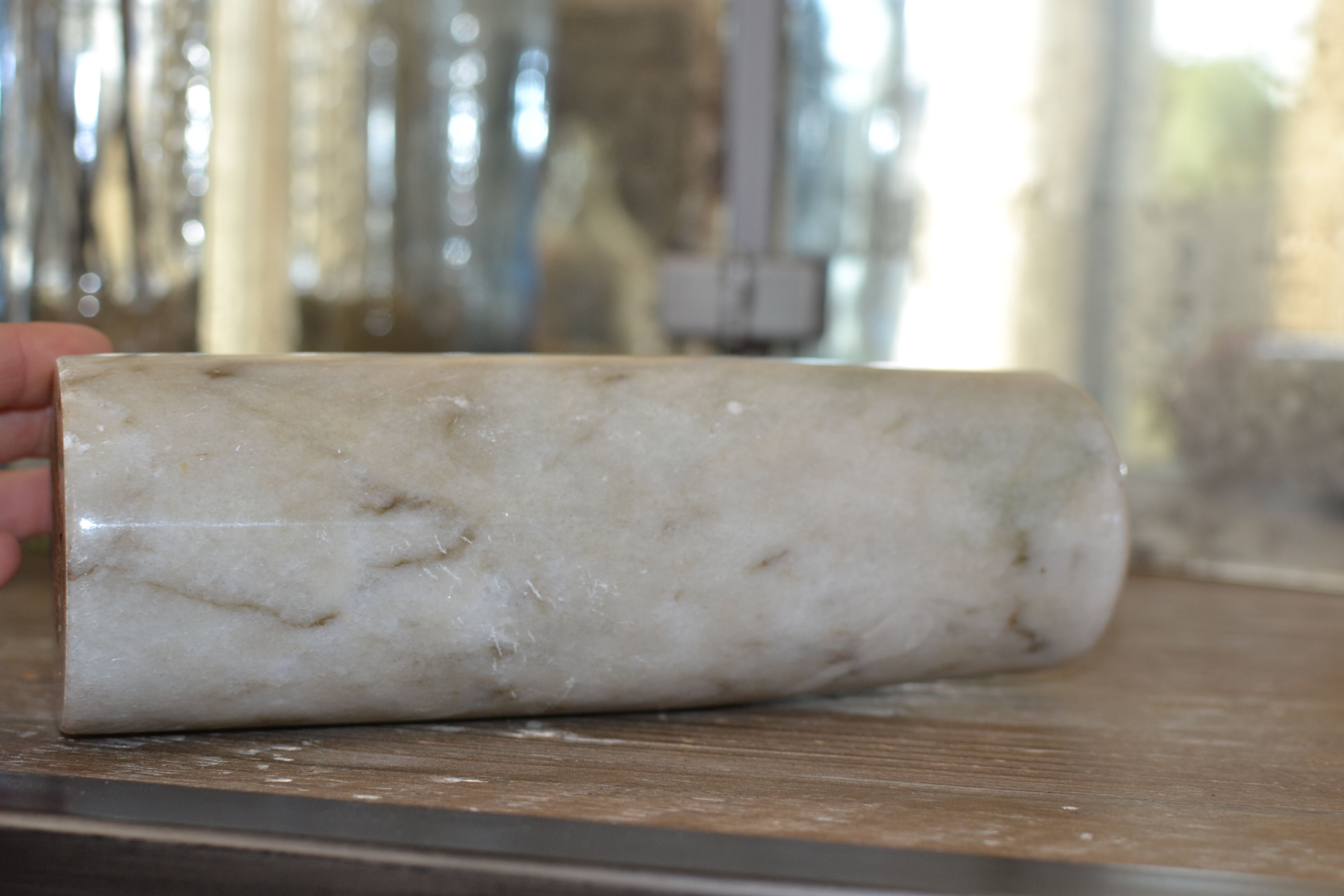 Candle holder in marble