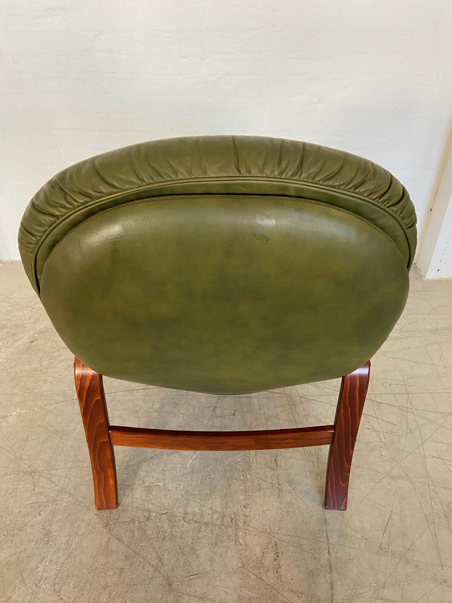 Vintage Swedish mid-century olive green leather lounge chair by Gote Møbler – 1970s