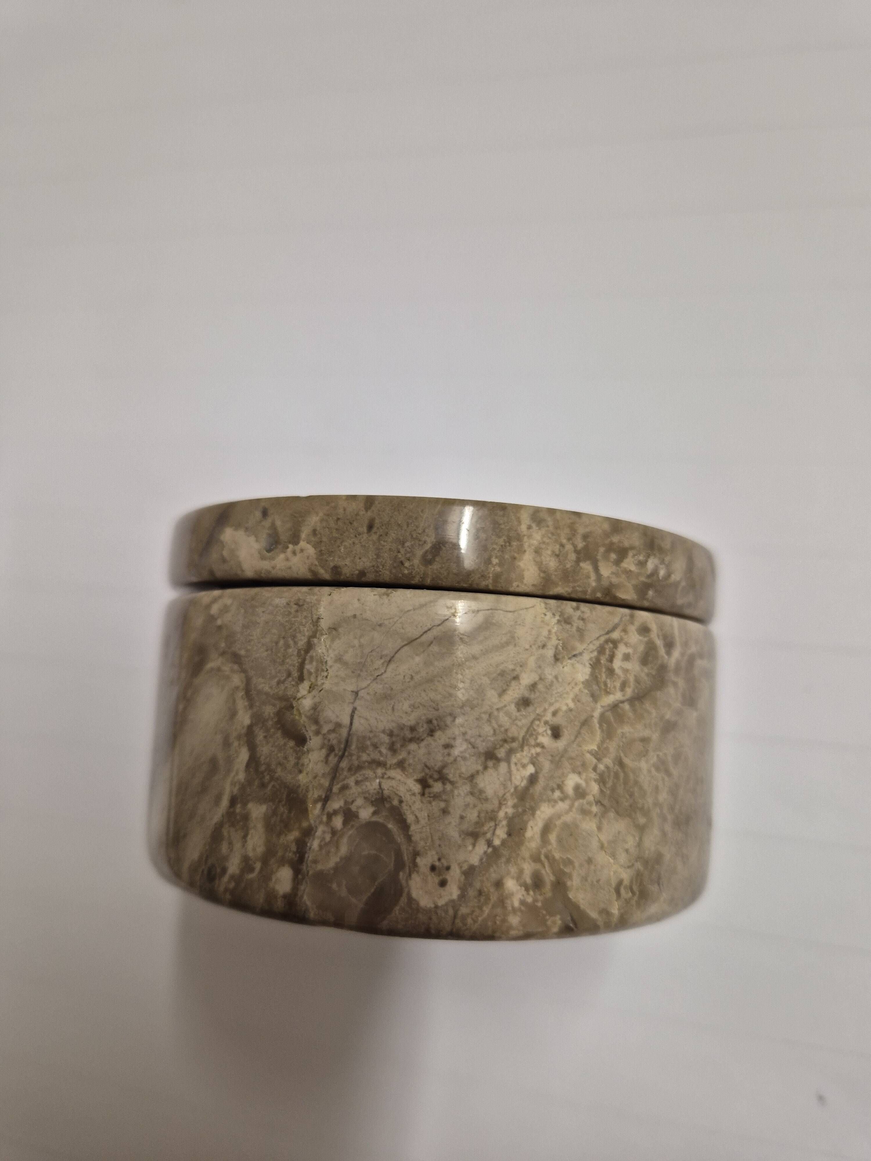Box or case made of Boulonnais marble