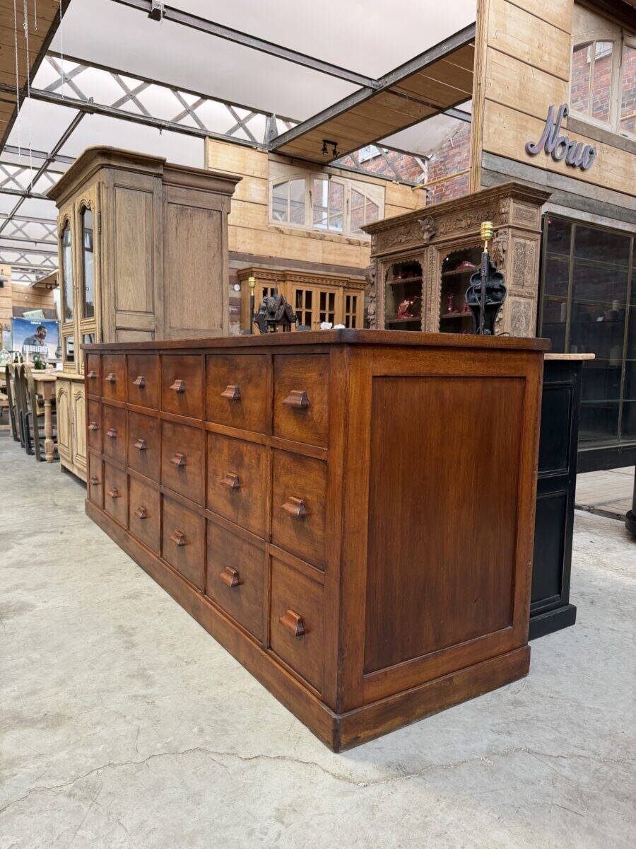 Ancien meuble de métier XXL en hêtre