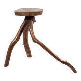 Tabouret grand brutaliste en bois massif ancien