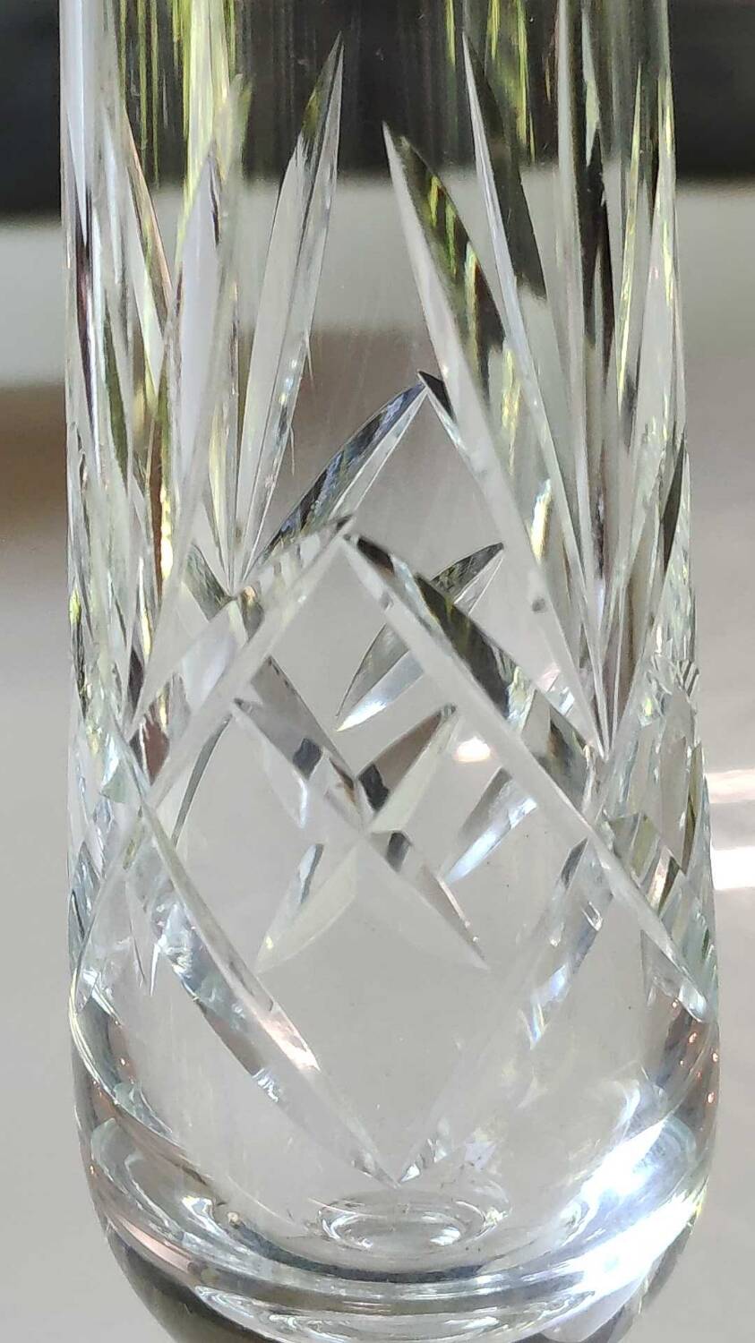 Crystal soliflore vase. Crisscross/leafy patterns. High 24 cm