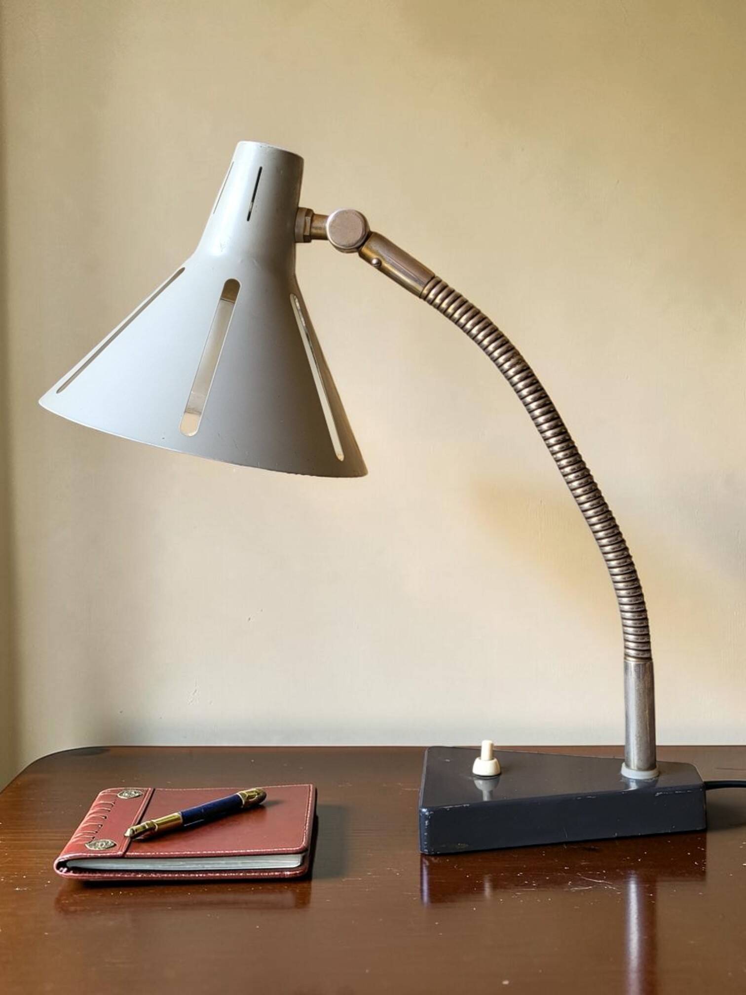 Zonneserie desk lamp - Hala Zeist