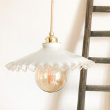 Opaline suspension with lace