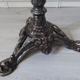 Pedestal table