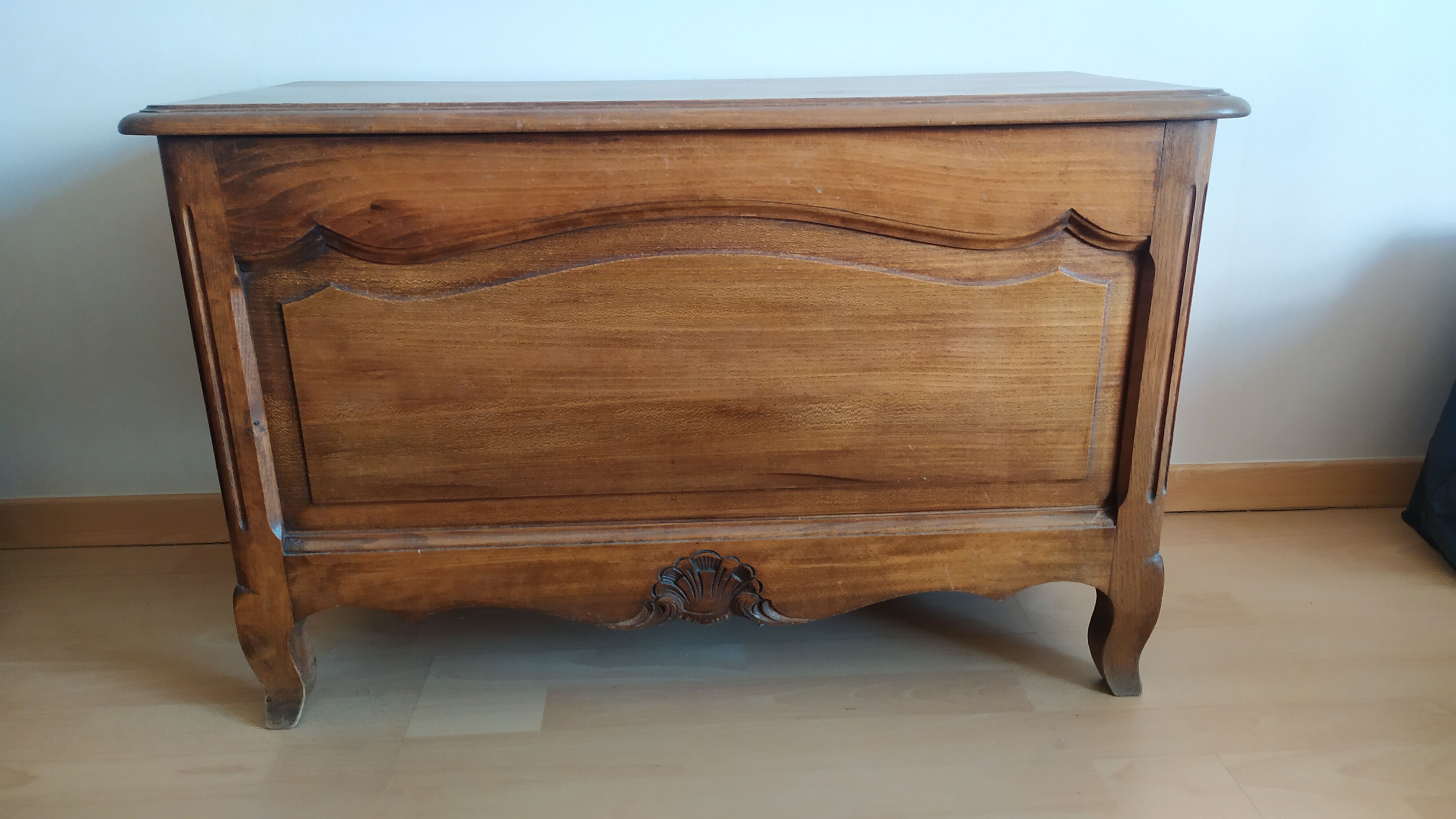 Chest cabinet