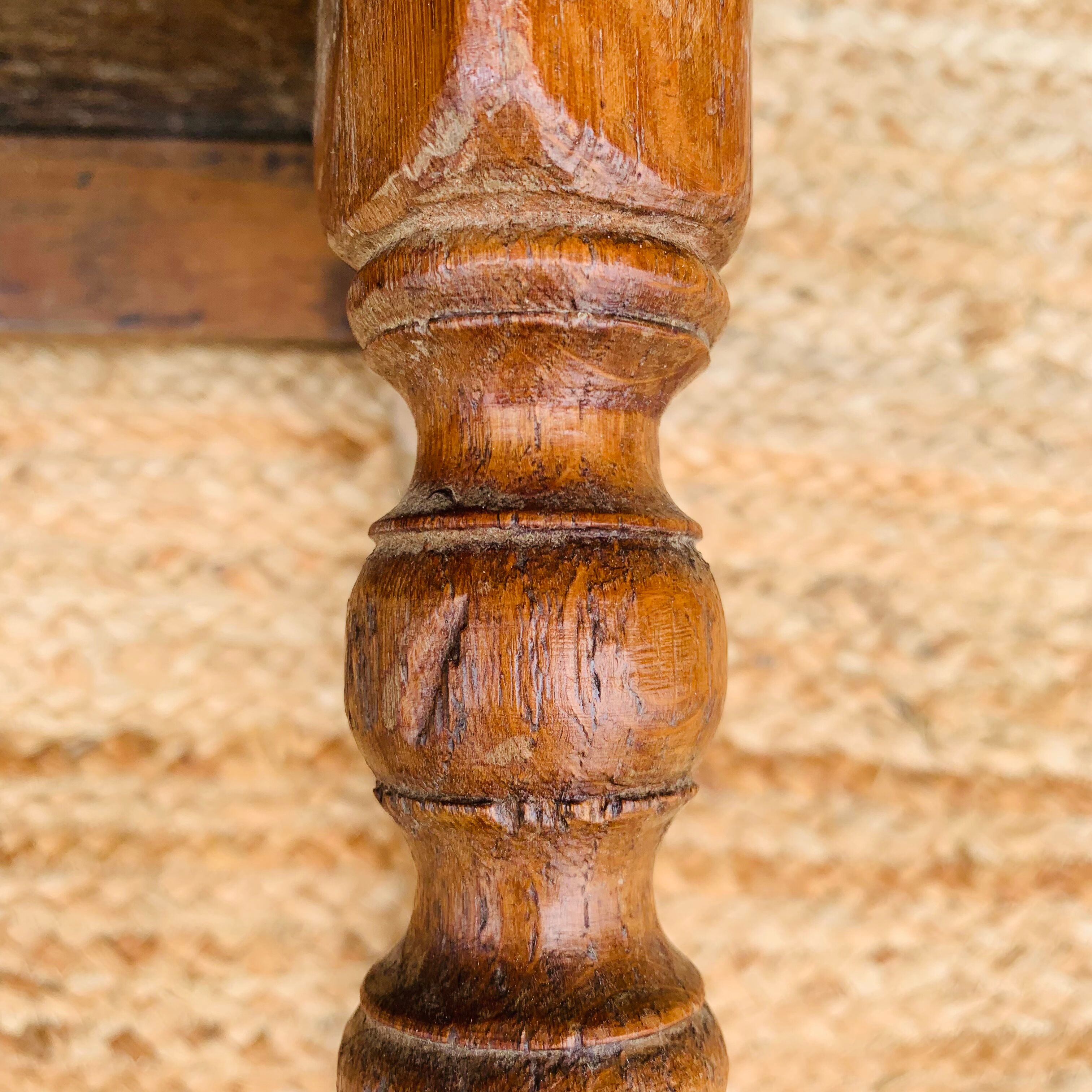 Sellette pentagonal en chêne