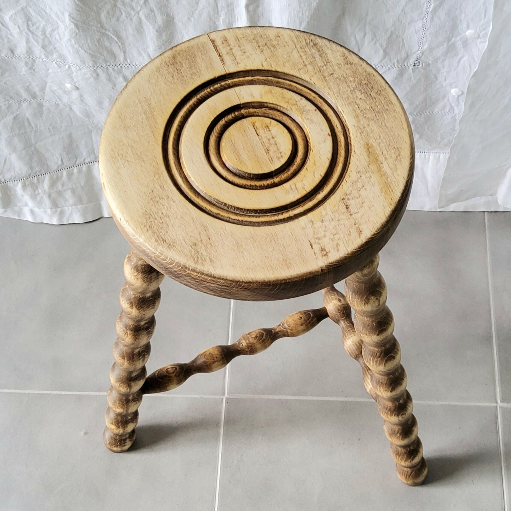 Tripod stool