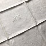 9 monogram napkins "L.C"